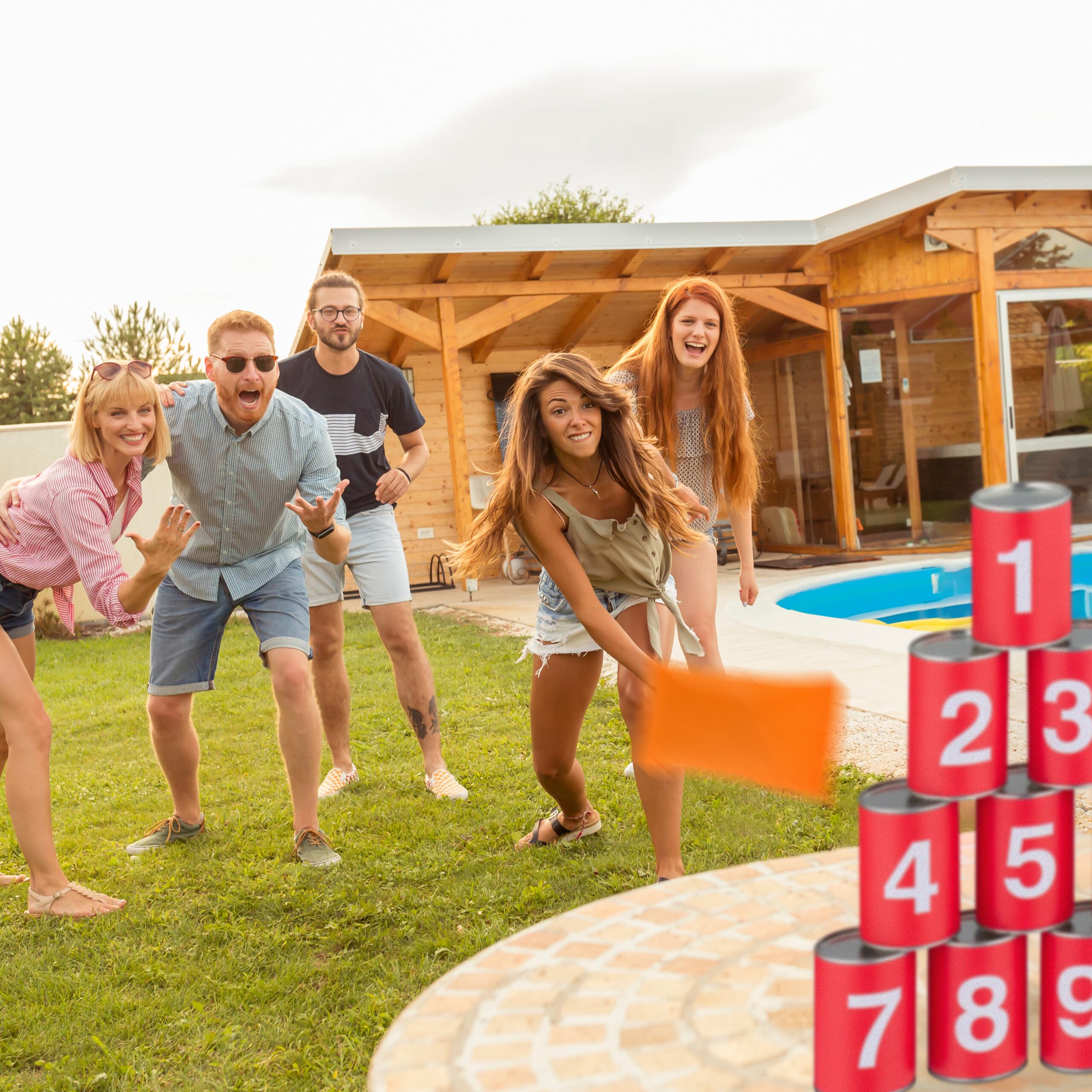 Relaxdays Tiro al Barattolo per Bambini, Giochi da Giardino, 10 Lattine e 3 Sacchi, per Feste di Compleanno, Rosso
