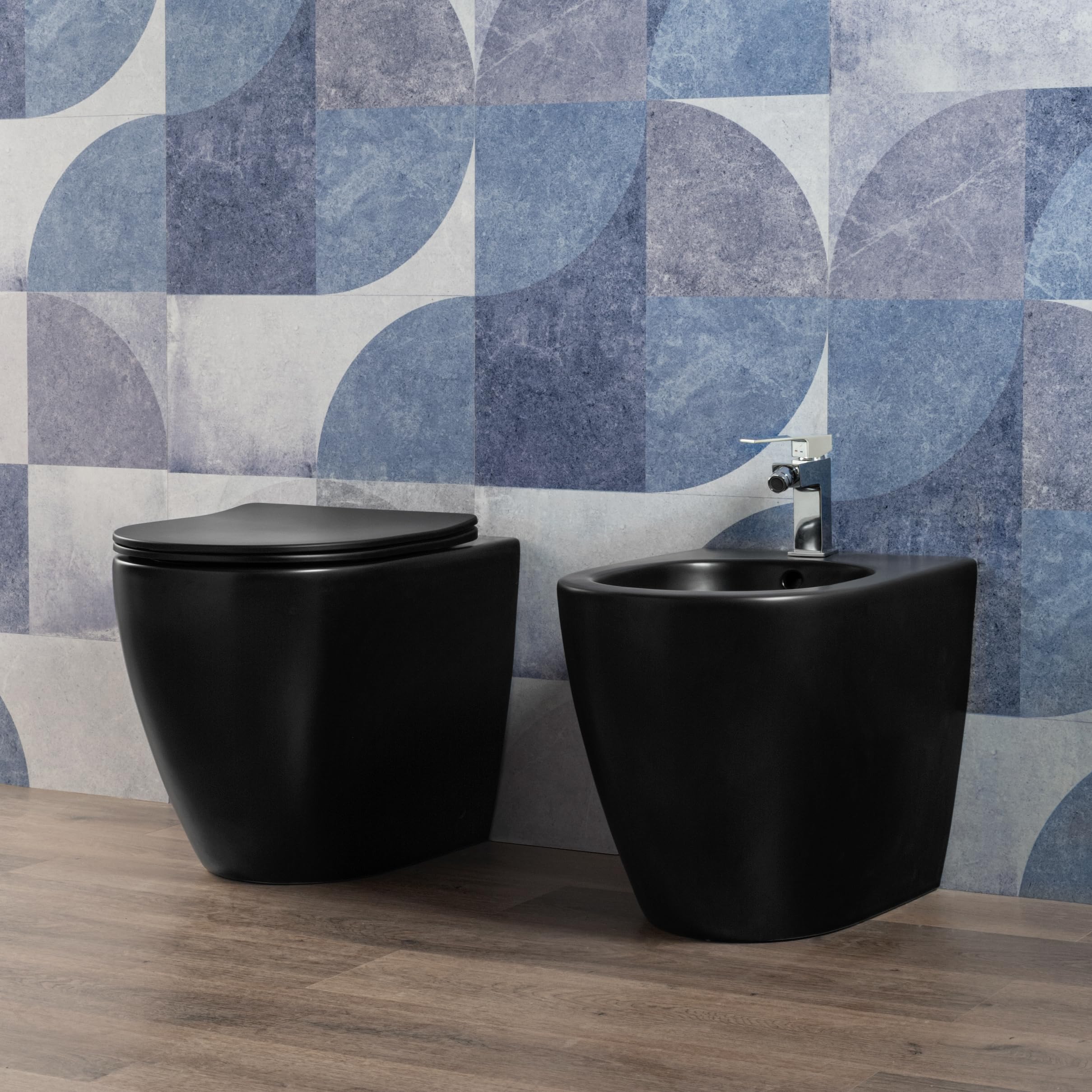 Coppia Sanitari bagno a terra in Ceramica Nero Opaco - WC Rimless, Bidet, Sedile Soft Close, Sgancio Rapido, Risparmio Idrico, Fissaggi Inclusi, Installazione Parete o Pavimento - Mod. BlackFloor