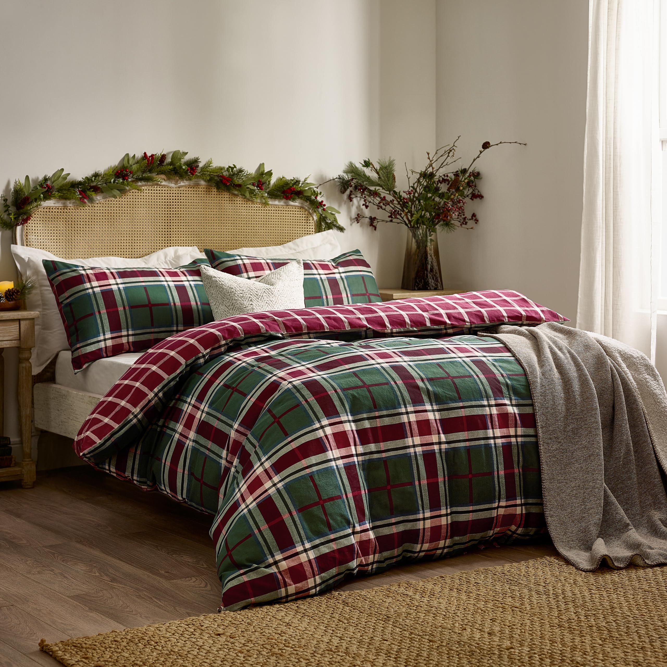 furn. Wylder Braemar Check Duvet Cover Set (Berry/Pine - Single)