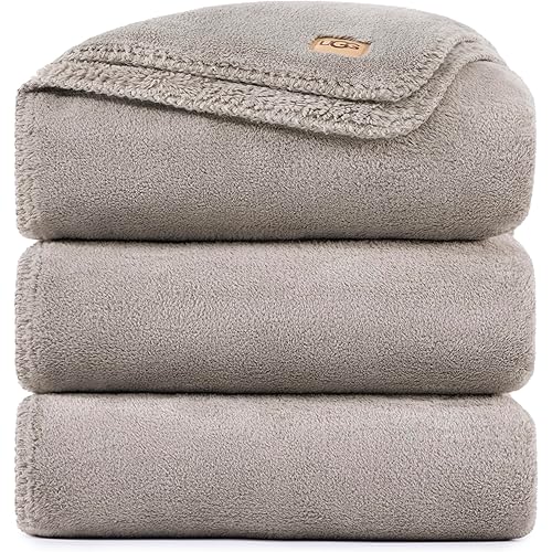 UGG Whitecap King Blanket for Bed, Fleece Cozy Soft Blanket, Luxury Warm Extra Large Throw for Couch, Washable Bedding King Size, Bedding Essentials, 110" x 90", Seal Grey