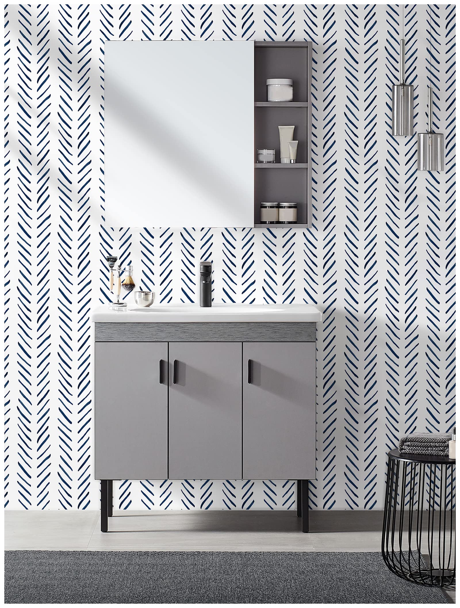 HaokHome 96101-1 Modern Brush Strokes - Papel pintado autoadhesivo de vinilo con diseño de rayas, color azul marino y blanco Chevron (17.7 x 33.7 pies)