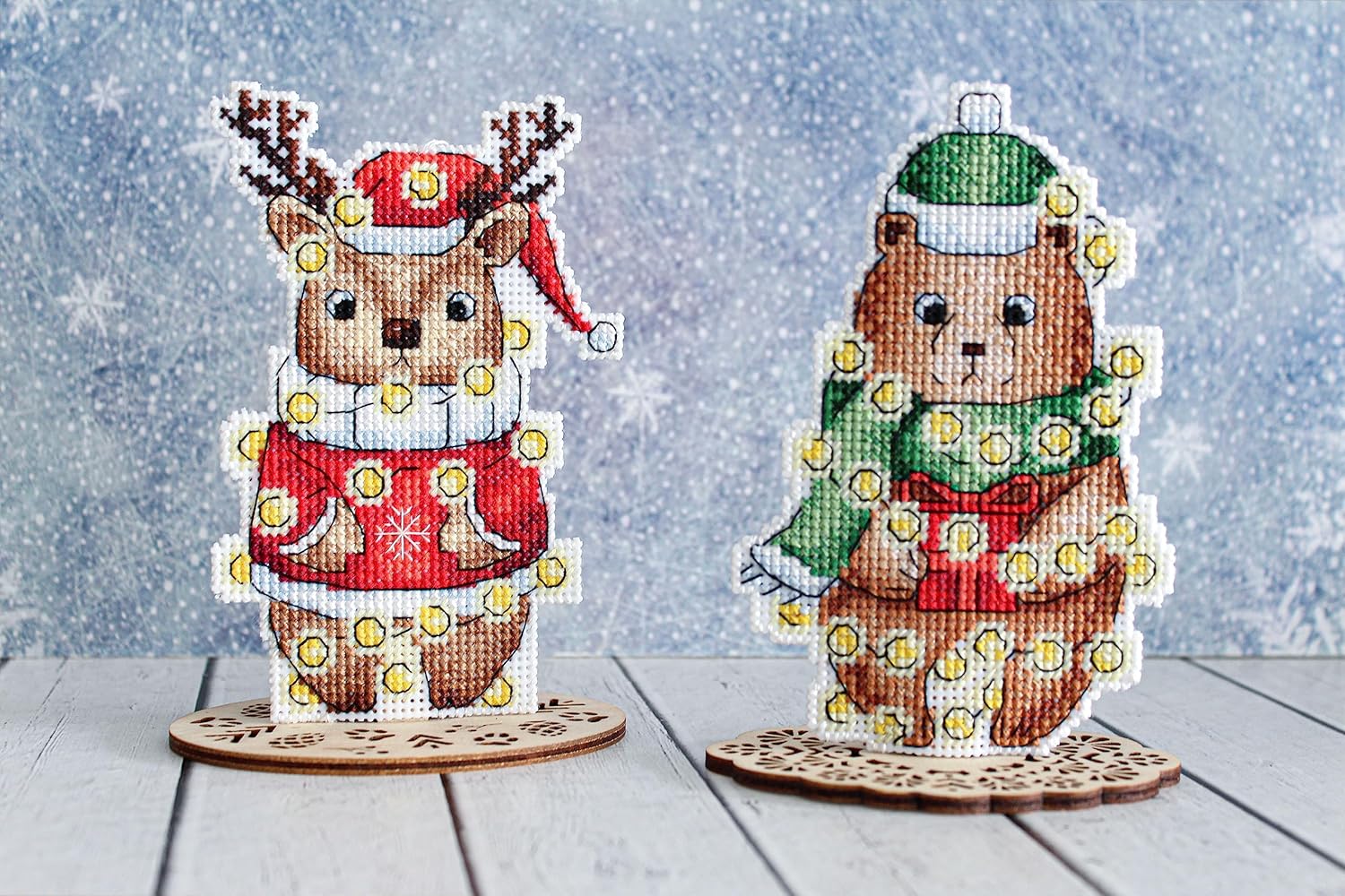 MP Studia Cross Stitch Embroidery Kits for Adults and Beginners Animals - Christmas Bear 8x12cm/3.15x4.72 14ct.