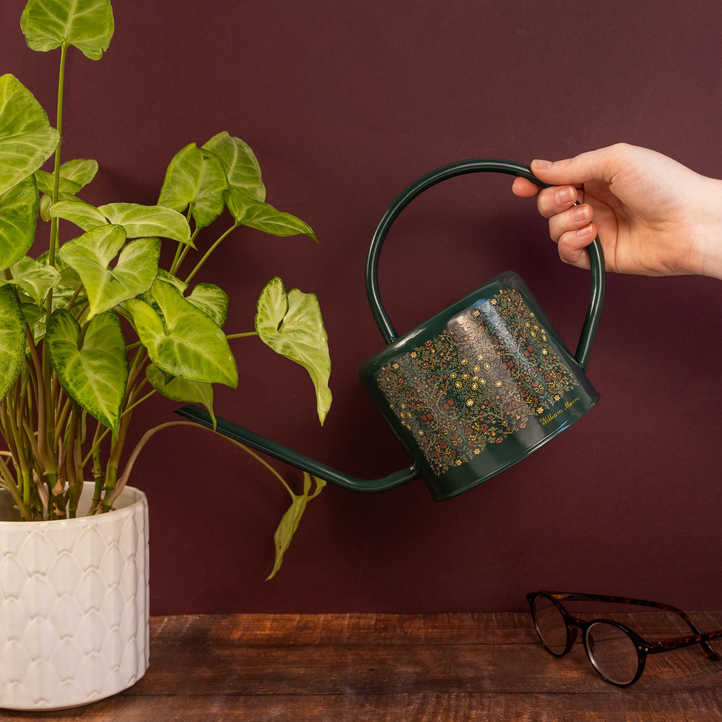 Robert Frederick William Morris Gießkanne – Schwarzdorn-Muster – 1,2 l verzinkter Stahl für drinnen und draußen – Vintage-Blumen-Design – Gartengeschenk für Pflanzenliebhaber