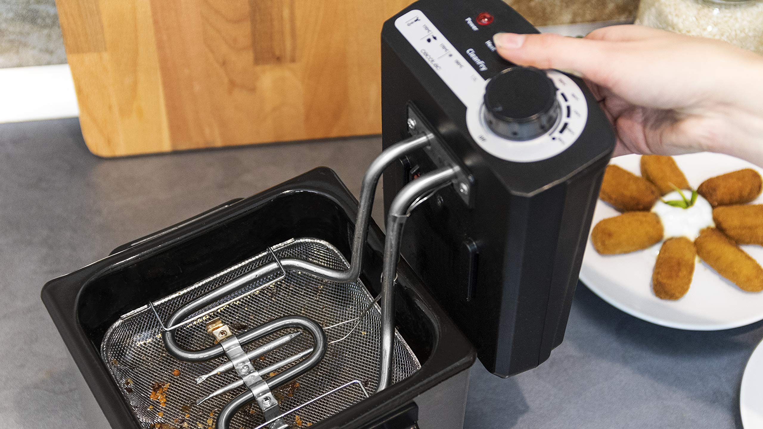 Cecotec Friggitrice elettrica CleanFry, capacità 1,5 l, temperatura fino a 190ºC, secchio smaltato lavabile in lavastoviglie, filtro olio detergente mantiene l'olio pulito, 1000 W