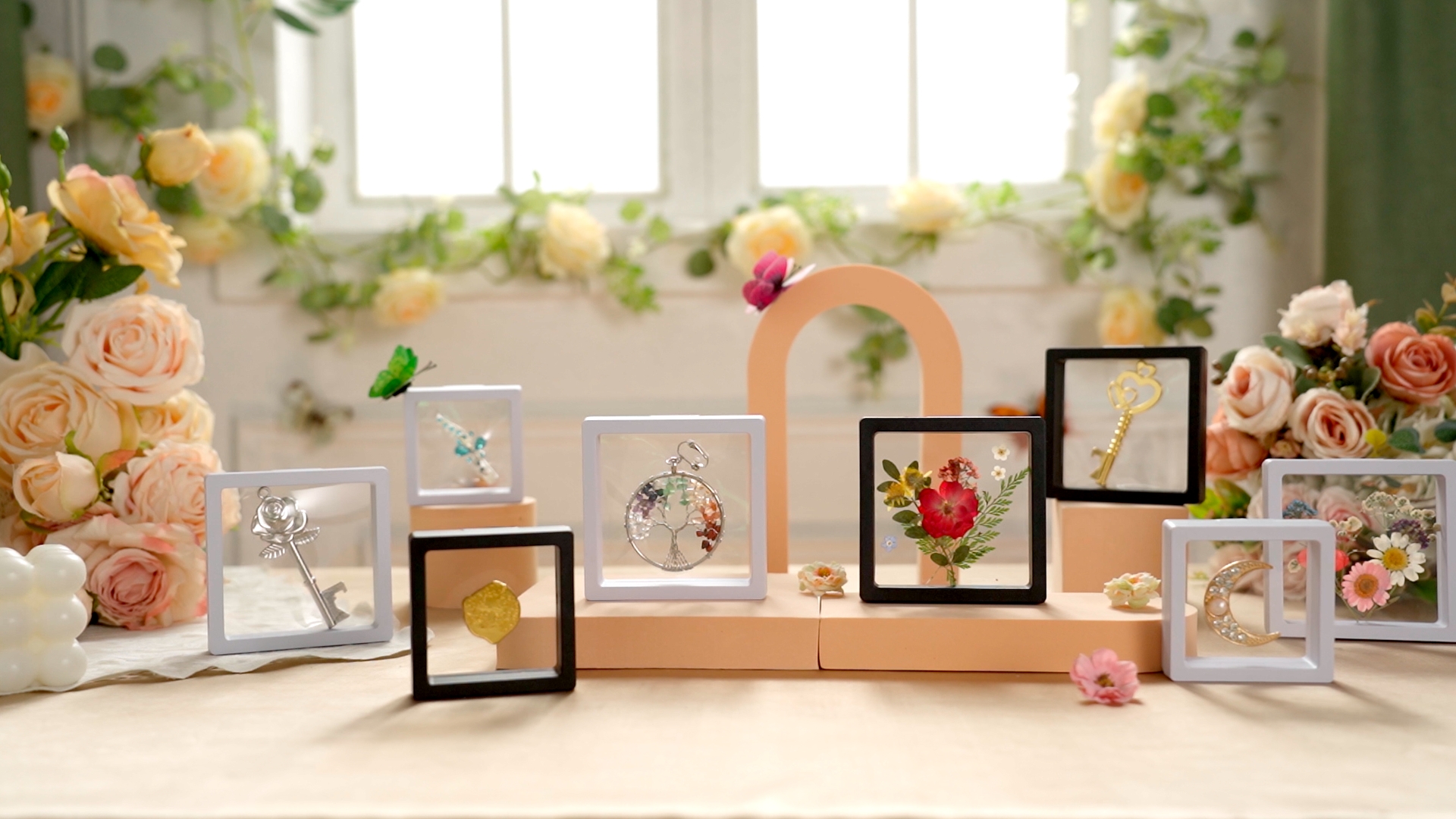 Amazon.com: Queekay 60 Pcs 3D Floating Display Case 2.8 x 2.8 x