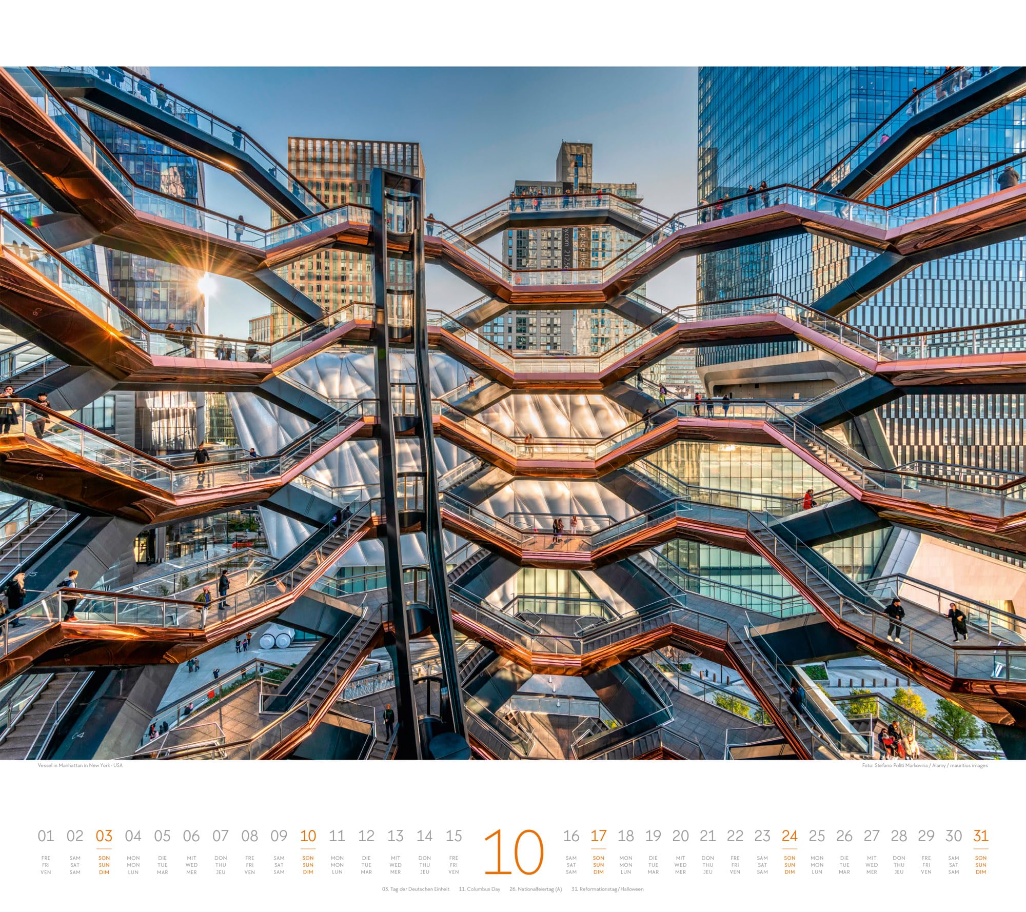 Treppen Kalender 2027 | Bildstarker Architektur-Kalender im großen Querformat (54x48 cm) | Architektonische Meisterwerke | Wendeltreppe