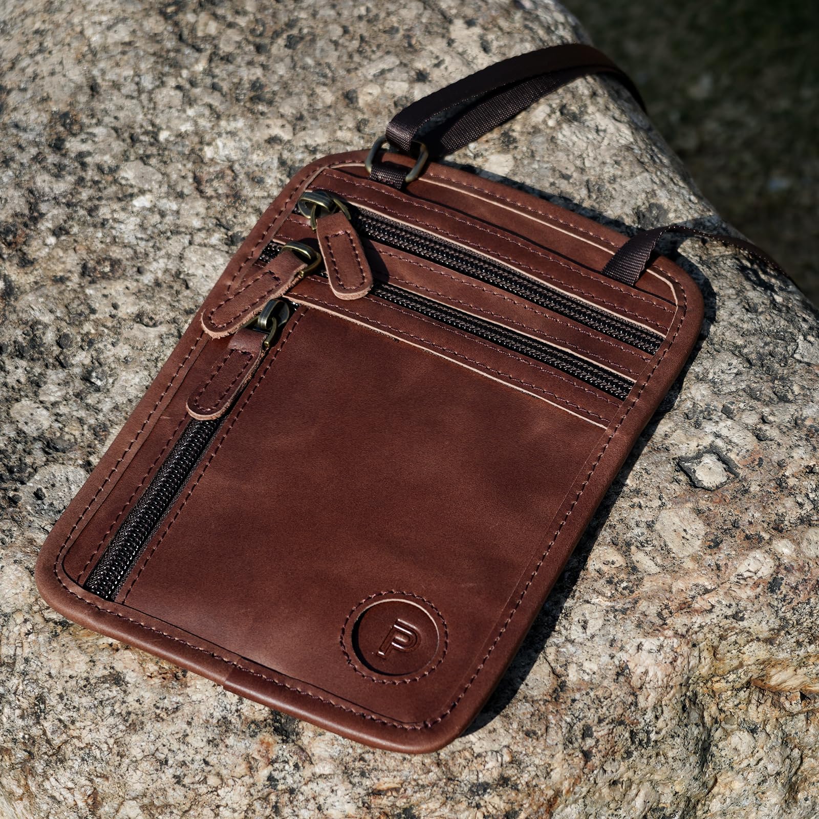 Polare Geldbörse aus Vollnarbenleder, RFID-blockierend, versteckt, Reisepasshülle, Reisetasche mit AirTag-Schlitz für Herren, Kaffee, Vintage