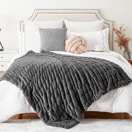 Miniatura 3 de BATTILO HOME Manta de piel sintética de conejo fruncida para sofá y cama, reversible, doble cara, manta de visón súper suave, cálida y acogedora, 50