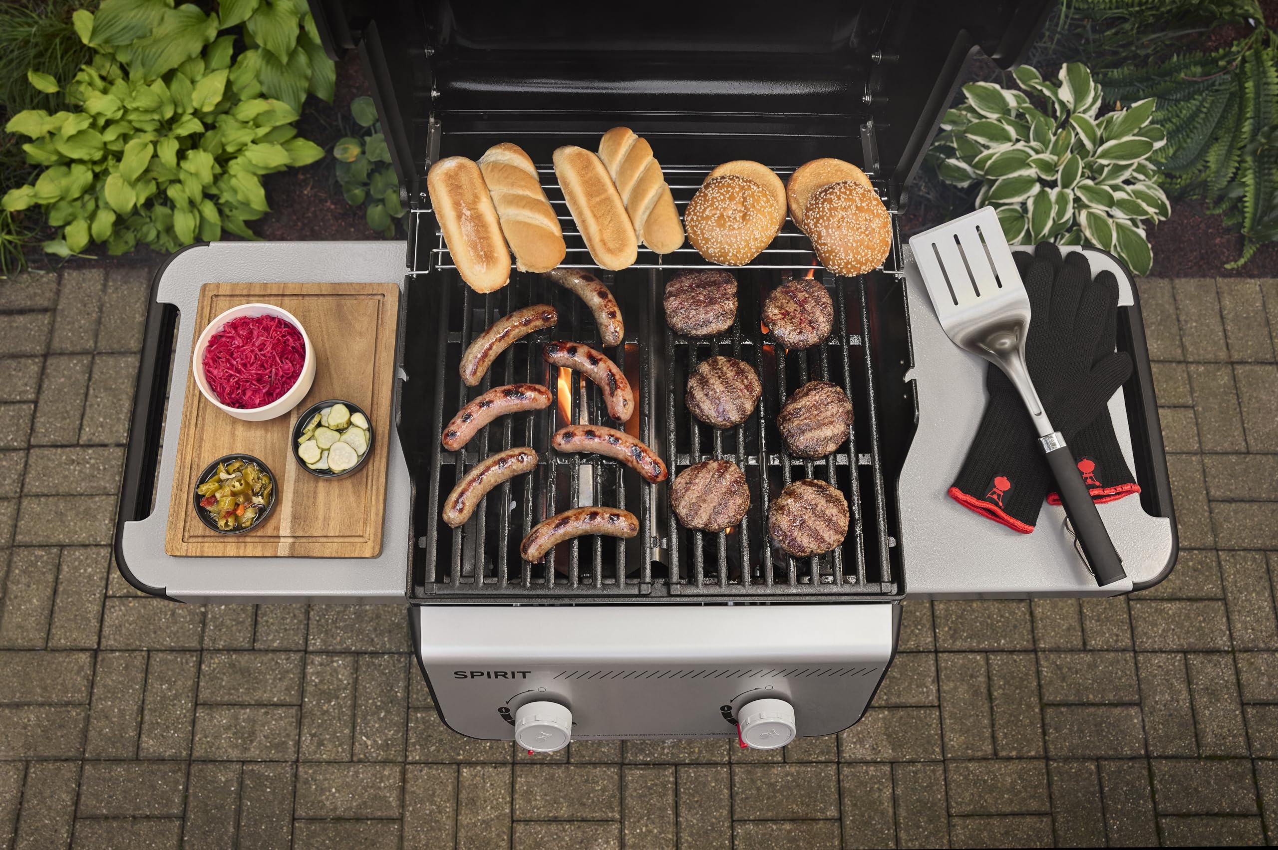 Weber Spirit E-210 Barbecue à gaz avec 2 brûleurs, surface de cuisson de 51 x 46 cm, grille de maintien au chaud, thermomètre de couvercle, 2 roues, noir/argenté (1500833)
