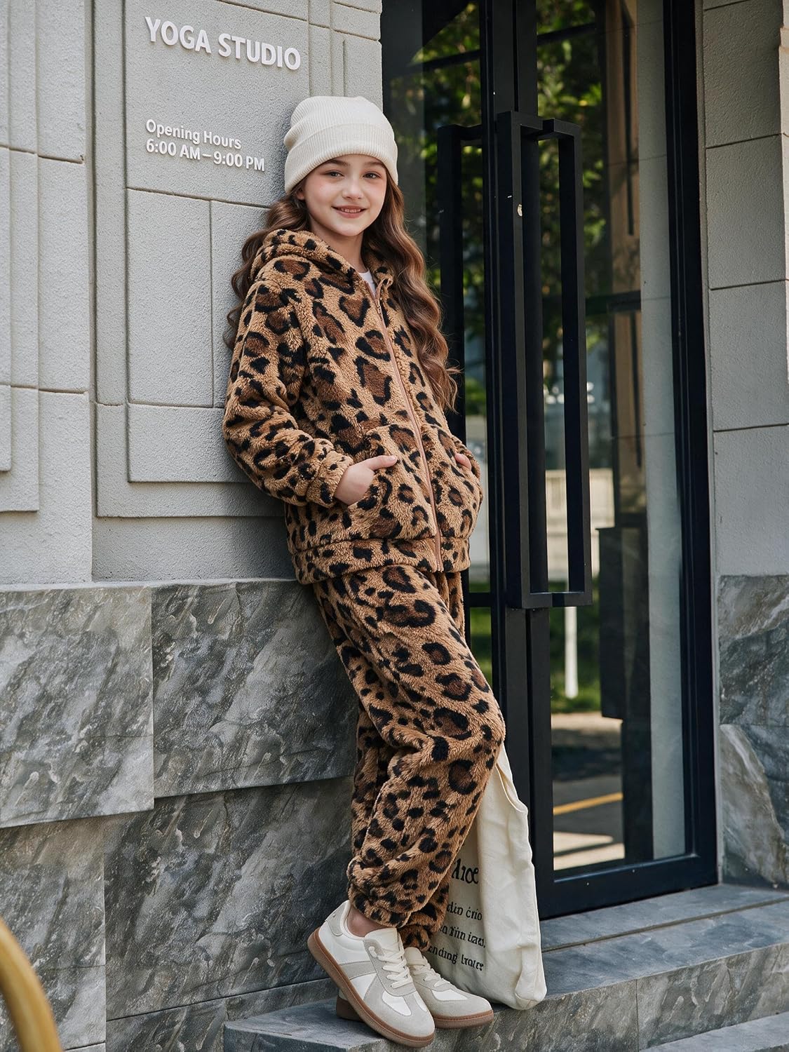 Arshiner Girls 2 Piece Fleece Tracksuit Set Full Zip Fuzzy Hoodie and Pants