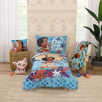 CONTRAINTES 11 Disney Moana Free as The Ocean Aqua, Purple, Orange and White Tropical 4 Piece Toddler Bed Set - Comforter, Fitted Bottom Sheet, Flat Top Sheet, and Reversible Pillowcase