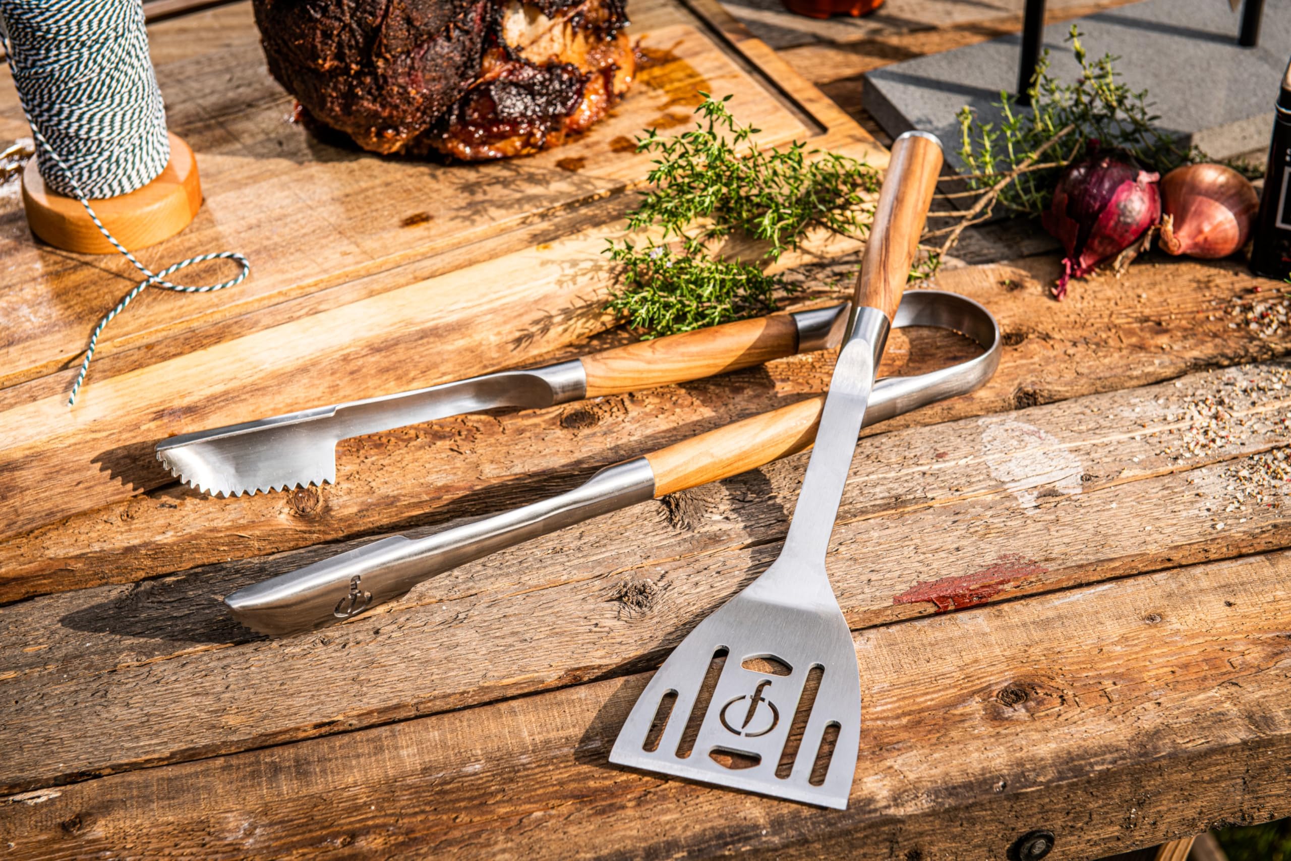 Forged BBQ Spachtel, Pfannenwender, zum Wenden und Servieren, Olivenholz griff