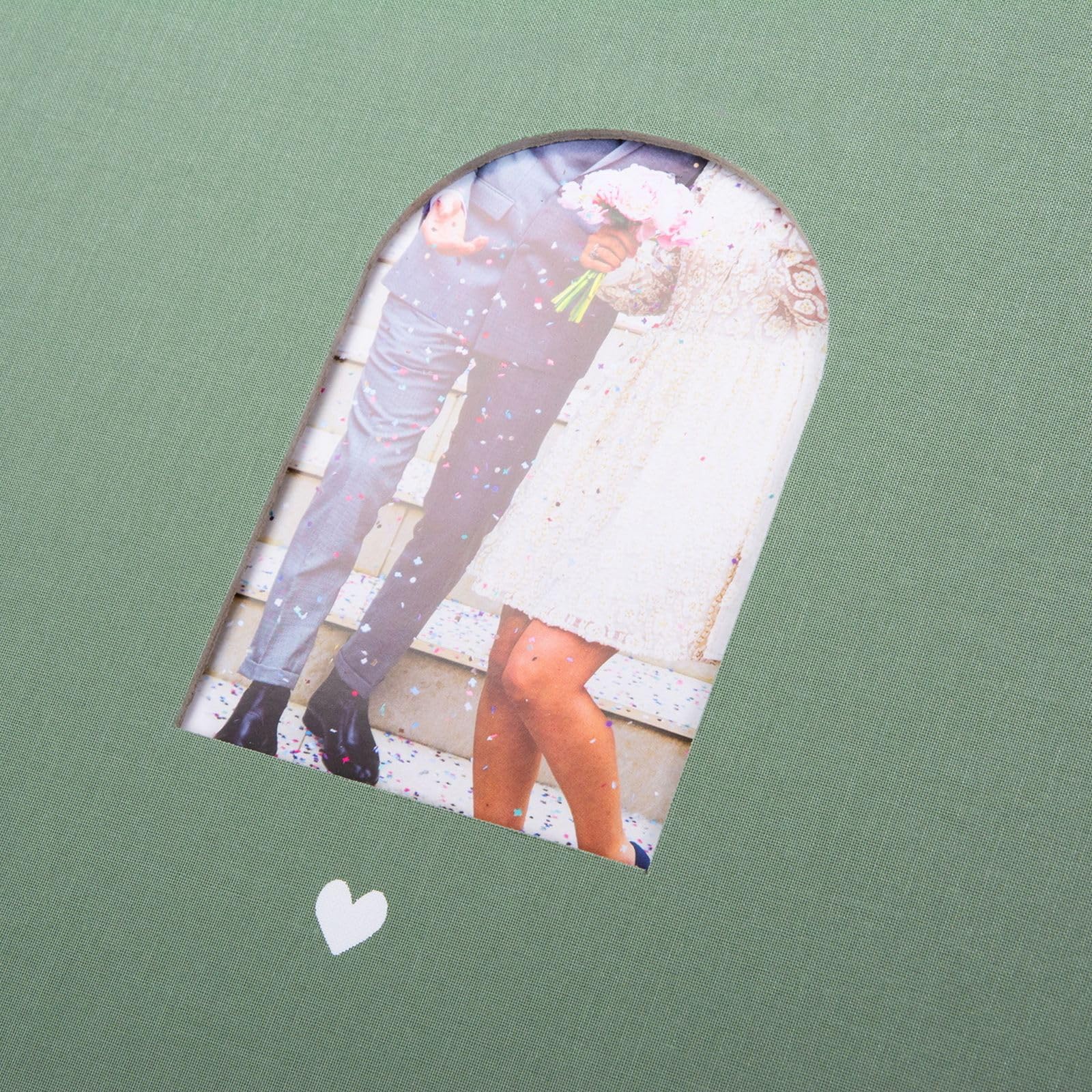 goldbuch 08 047 Hochzeitsalbum Herzensmoment Artischocke, Fotoalbum mit Fensterausschnitt, Erinnerungsalbum mit 60 weißen Seiten und Pergamin-Trennblättern, Einband aus Leinen, ca. 31 x 30 x 4 cm