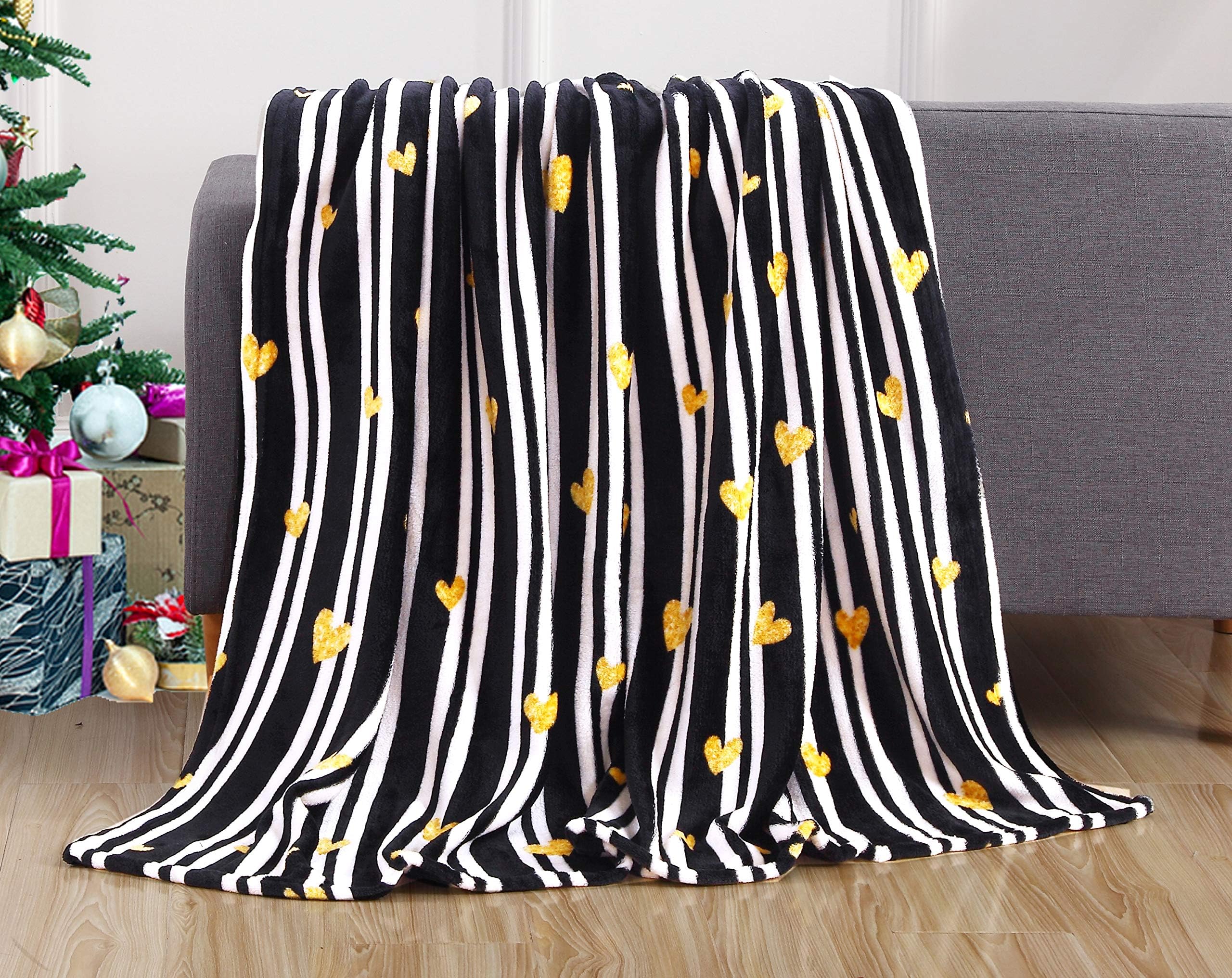 Elegant Comfort Luxury Velvet Super Soft Christmas Prints Fleece Blanket-Holiday Theme Home Décor Fuzzy Warm and Cozy Throws for Winter Bedding, Couch and Gift, 50 x 60 inch, Golden Hearts