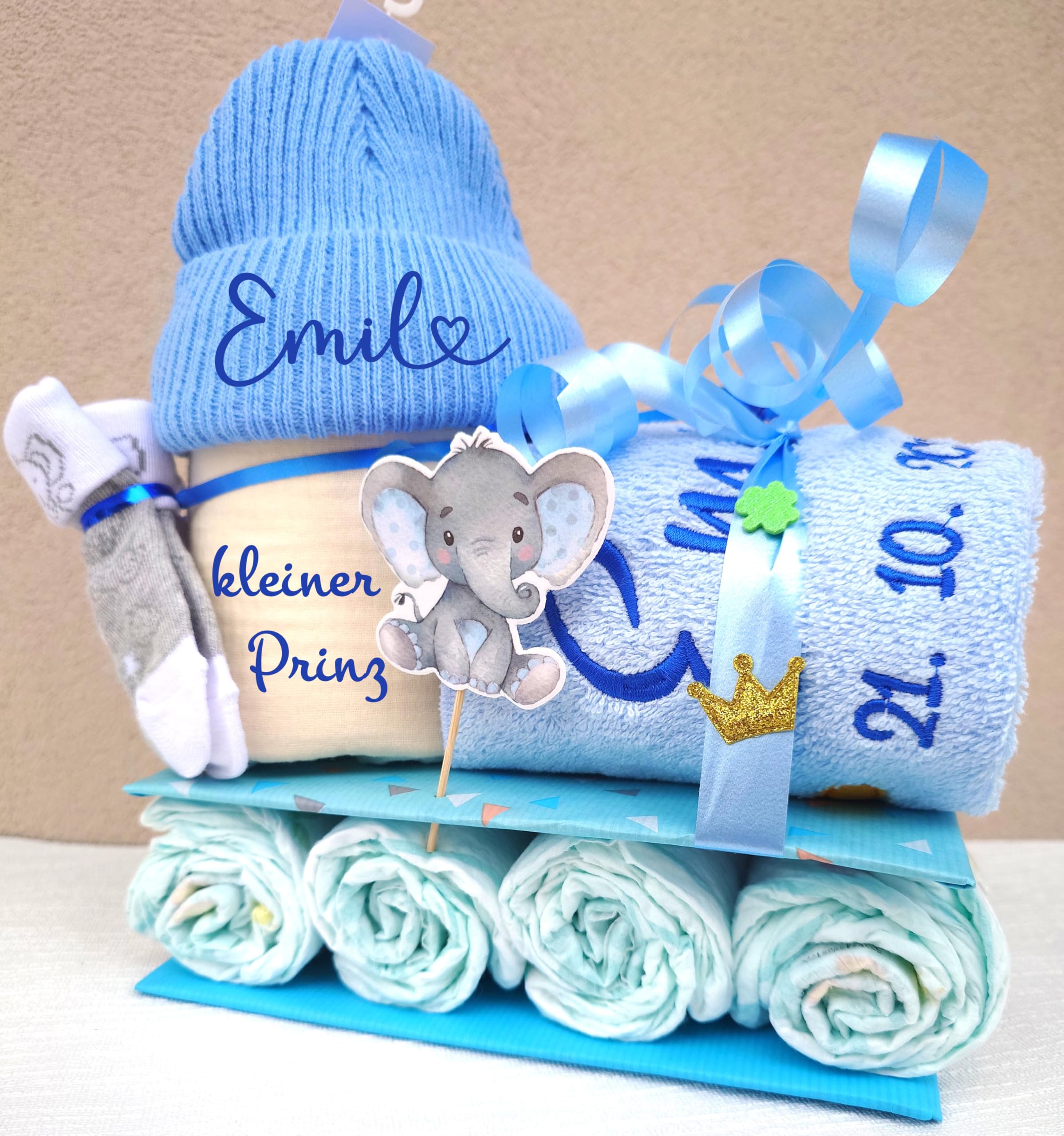 Baby Geschenk zur Geburt - Windeltorte für Junge und Mädchen - Pampers 3 Neugeborenen Windelzug mit Namen -Verschiedene Designs - Kapuzentuch personalisiert - Zubehör - Waschlappen bestickt - neutral