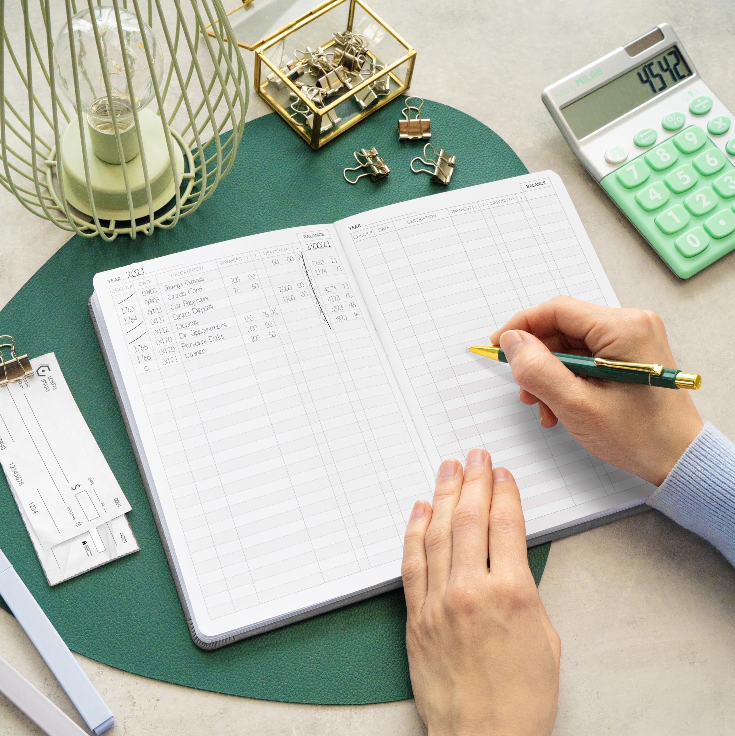 Amazon | Skyline Check Register – 会計元帳ログブック 収入と費用用 – 小規模ビジネス向けトランザクション小切手ブック  – 金融取引用当座口座ノートブック – A5, ハードカバー, グレー | 元帳 | 文房具・オフィス用品