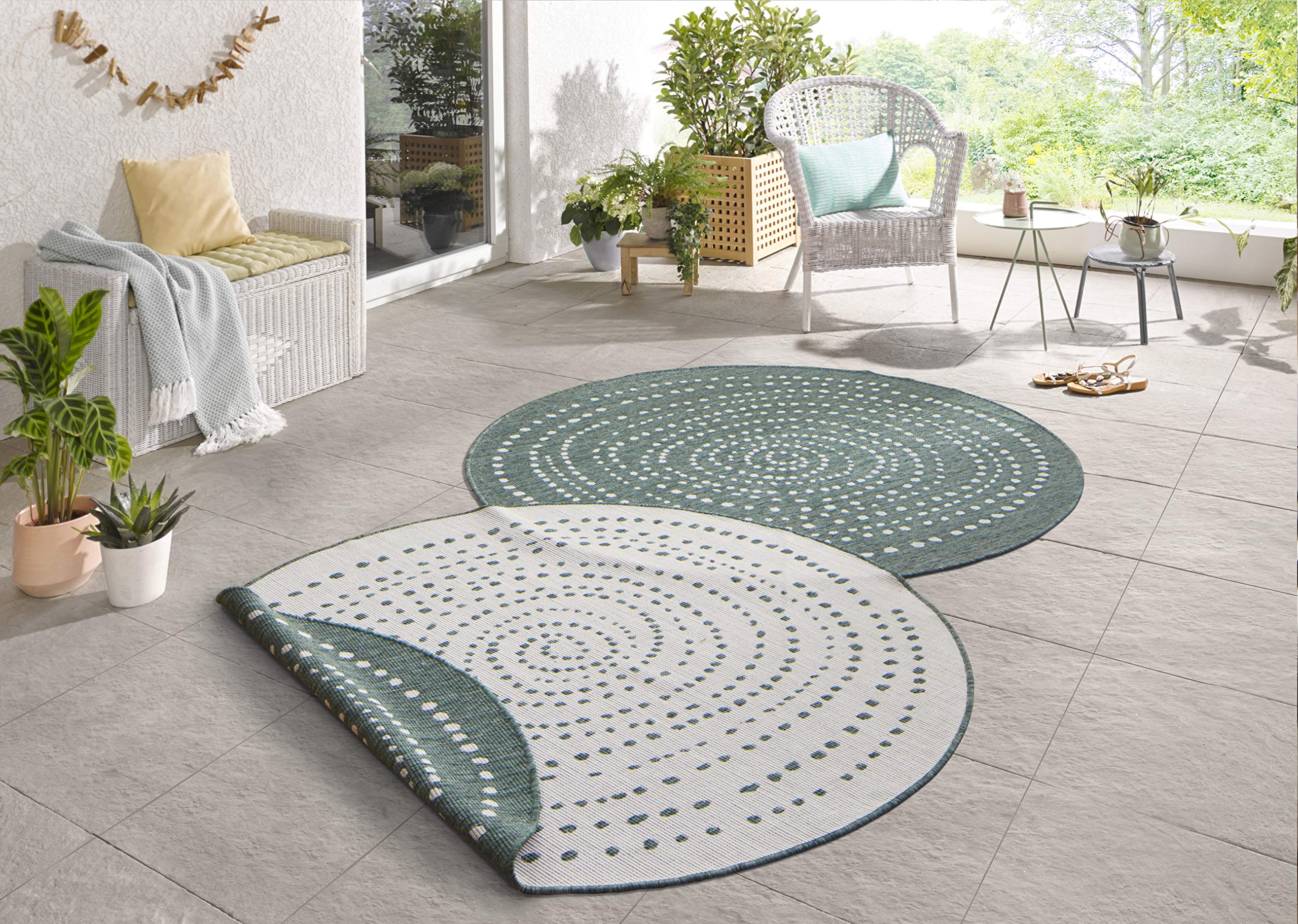NORTHRUGS In- und Outdoor Teppich Bali Rund ⌀140cm - Wendeteppich Wetterfest Modernes Punkte Design Läufer für Balkon Terrasse Garten Wintergarten Wohnzimmerteppich Wasserfest in Grün Creme