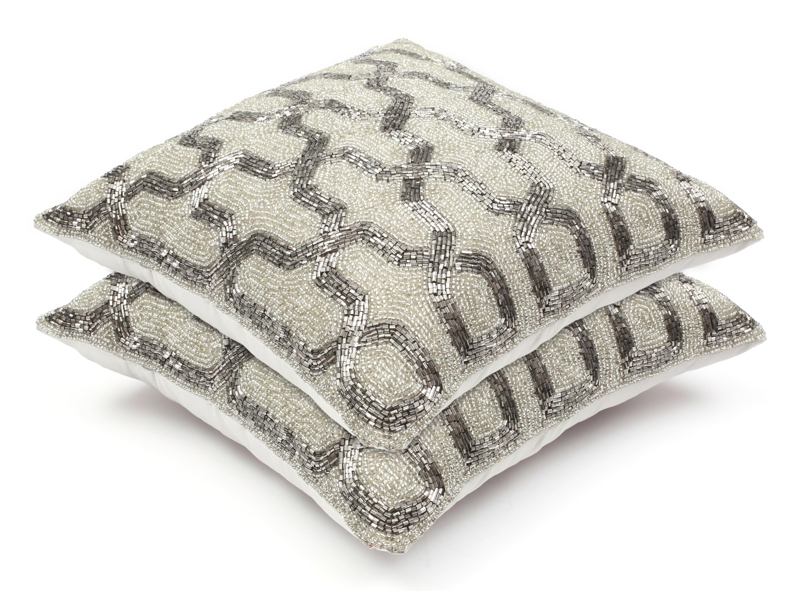 Housses de coussin argentées 35x35 fait main pour embellir un salon terne