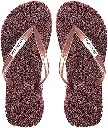 Chinelo Confort Feminino indicado para pessoas que sofrem com Fascite Plantar, esporão de calcâneo, Hiperidrose PLantar e Neuroma de Morton, além disso, dá a sensação de estar pisando em um tapete macio.