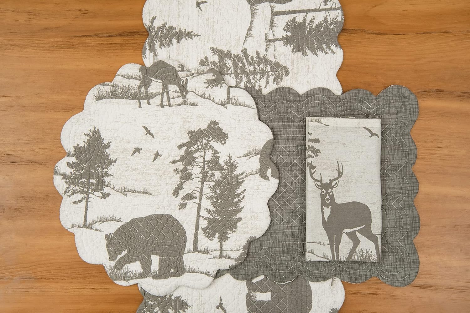C&F Home Henderson Bear Hideaway Handwoven 100% Cotton Quilted Set of 6 Placemats 13" x 19" Fall Harvest Winter Cabincore Home Kitchen Dining Dinner Table Tabletop Machine Wash Reversible Decor