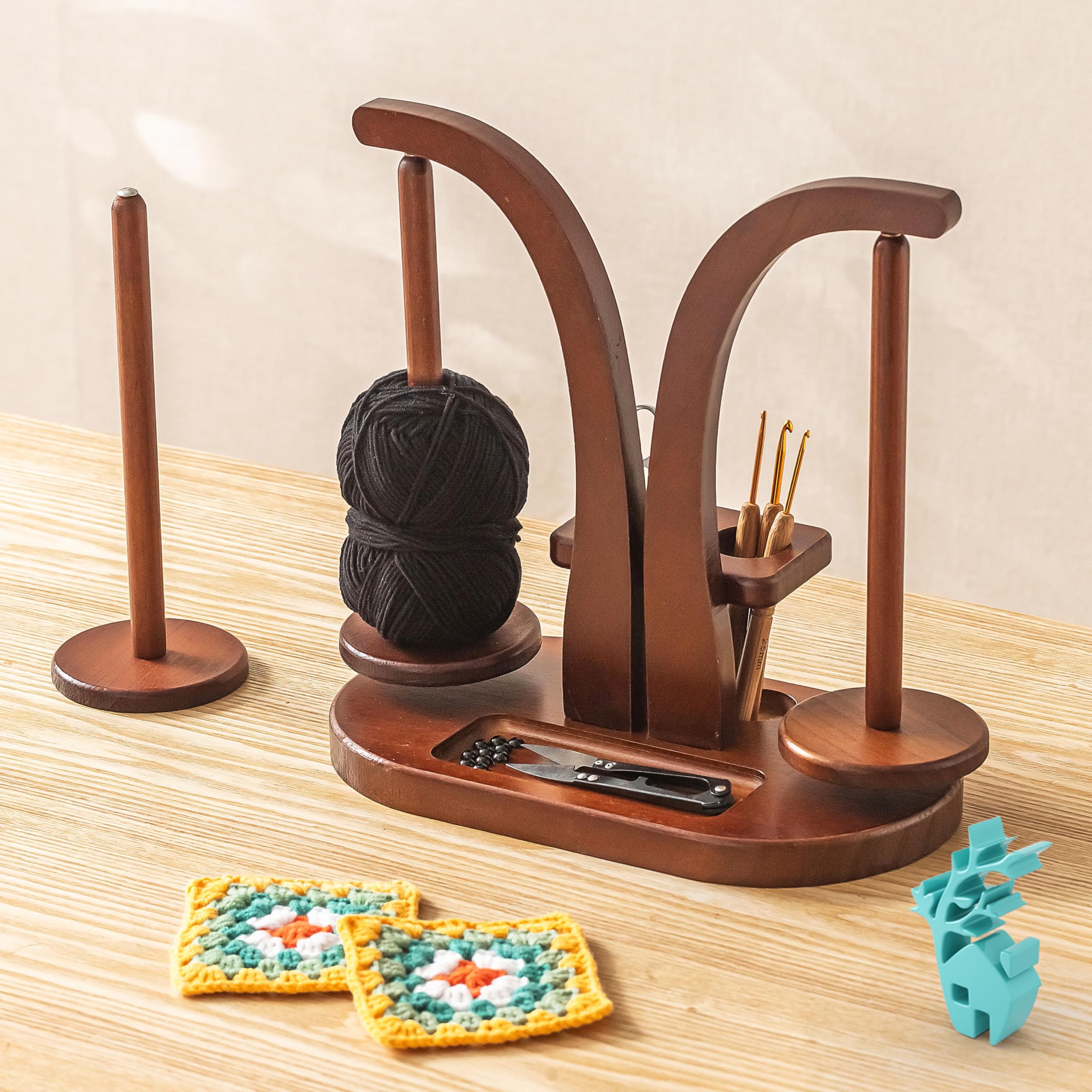 Baffect Soporte para Hilo Magnético, Soporte de Madera para Lana con Organizador de Accesorios de Crochet, Soporte Doble para Bolas de Hilo para Amantes del Crochet