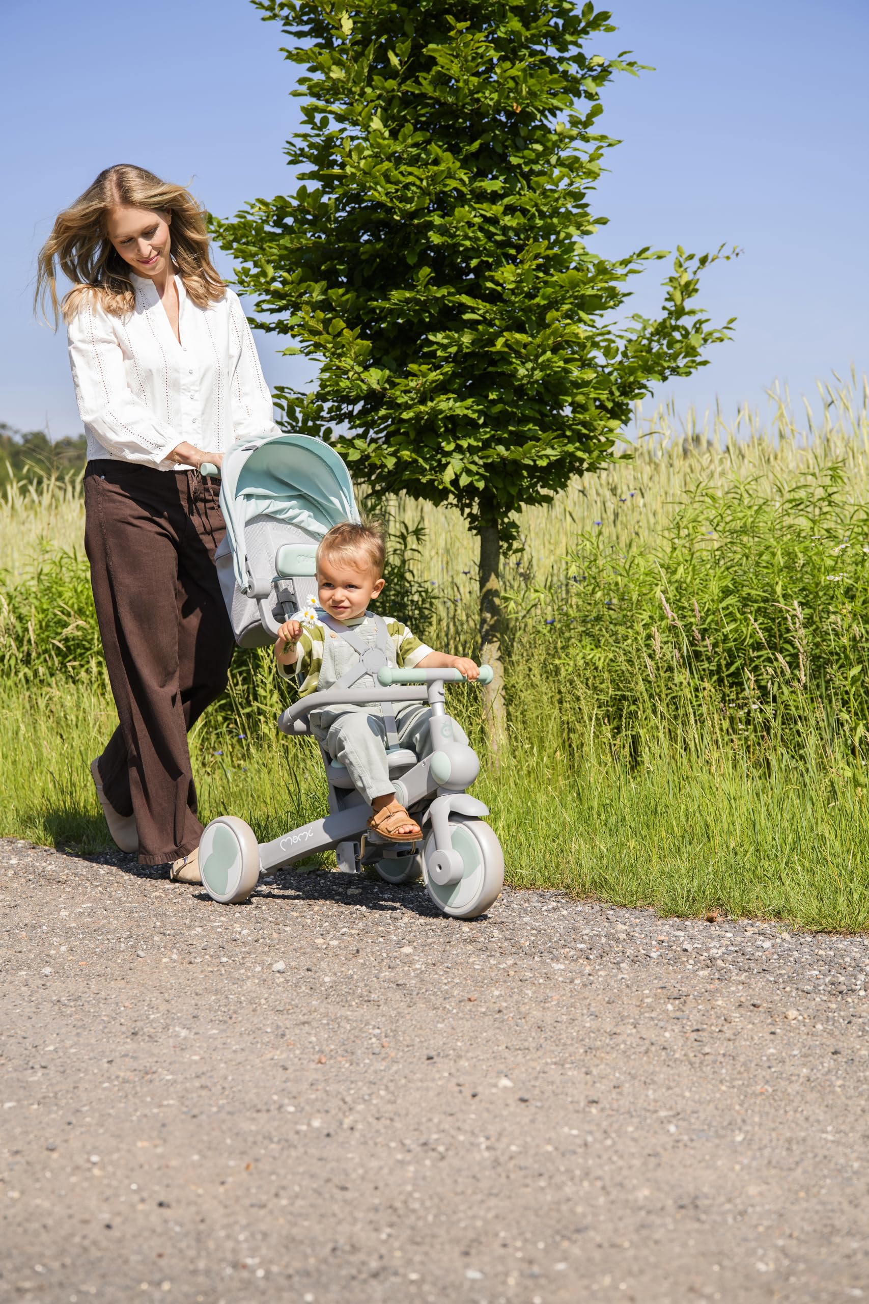 MoMi SOLIVIA Tricycle Bébé Évolutif 4 en 1 pour Enfant à Partir d’Un an | Vélo Enfant avec Canne Parentale, Harnais 5 Points, Pare-soleil, Roues 8/7 Pouces, Pliage Compact et Sac Inclus