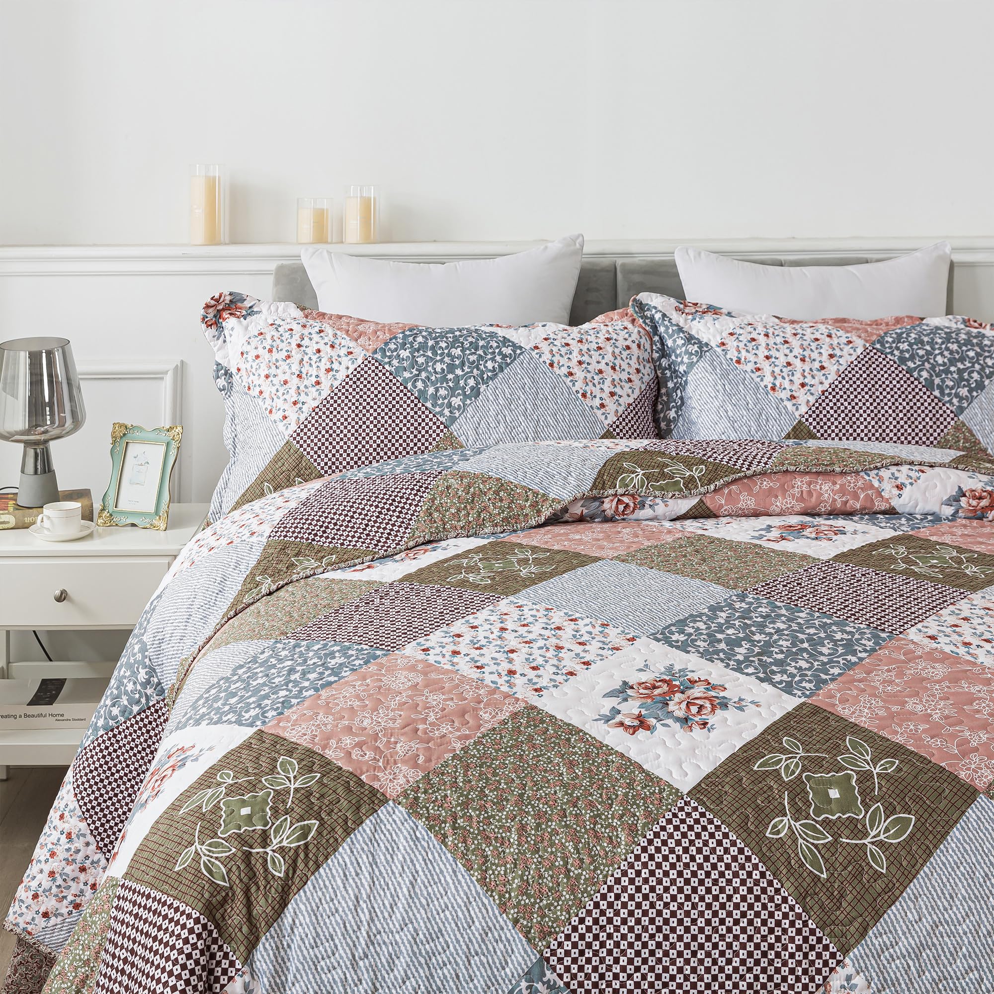 HoneiLife Juego de edredón tamaño King – Juego de edredón de Microfibra de 3 Piezas, Colcha Reversible de Retazos, Juego de Ropa de Cama Floral para Todas Las Estaciones, Empalme Rosa Moca, tamaño