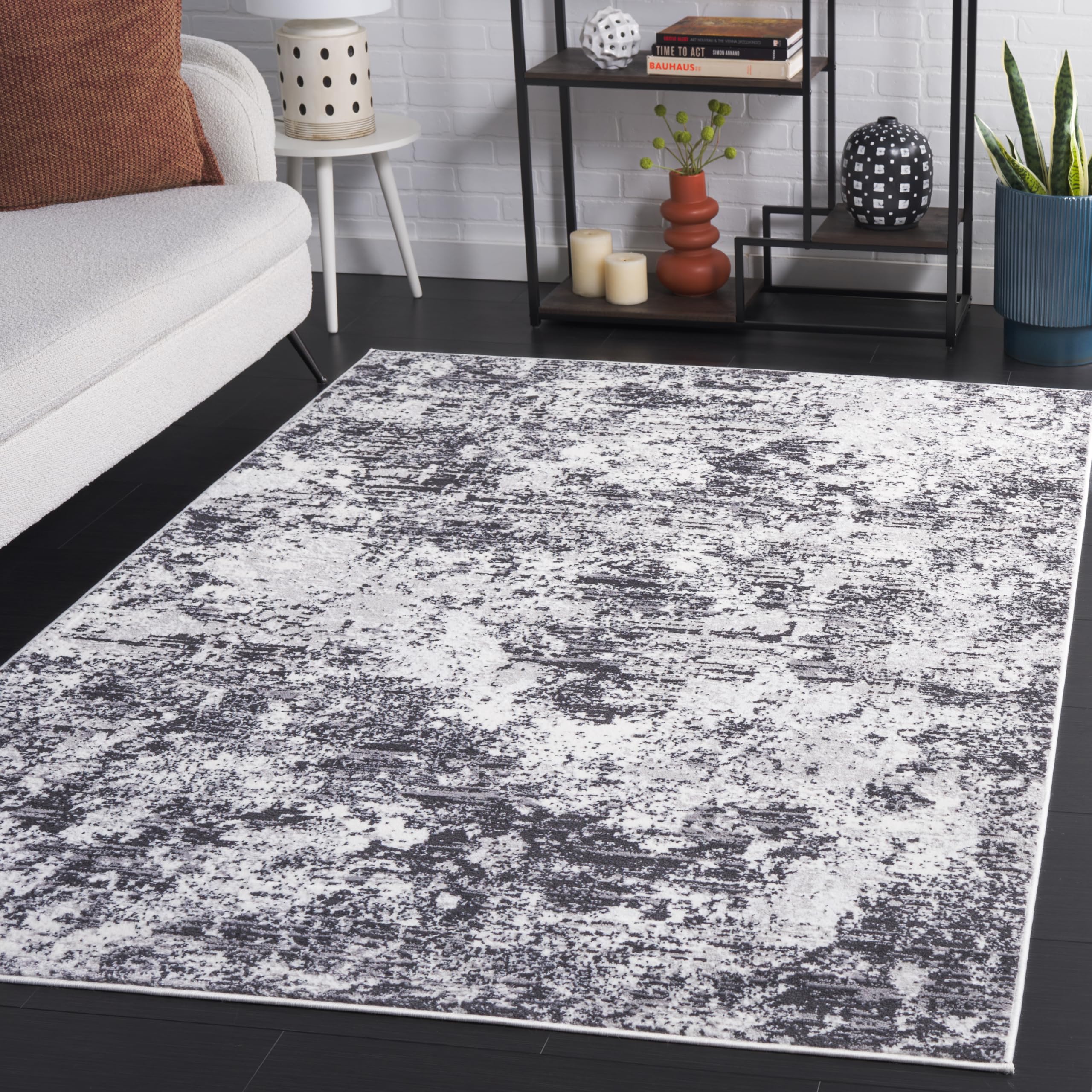 SAFAVIEH Amelia Area Rug