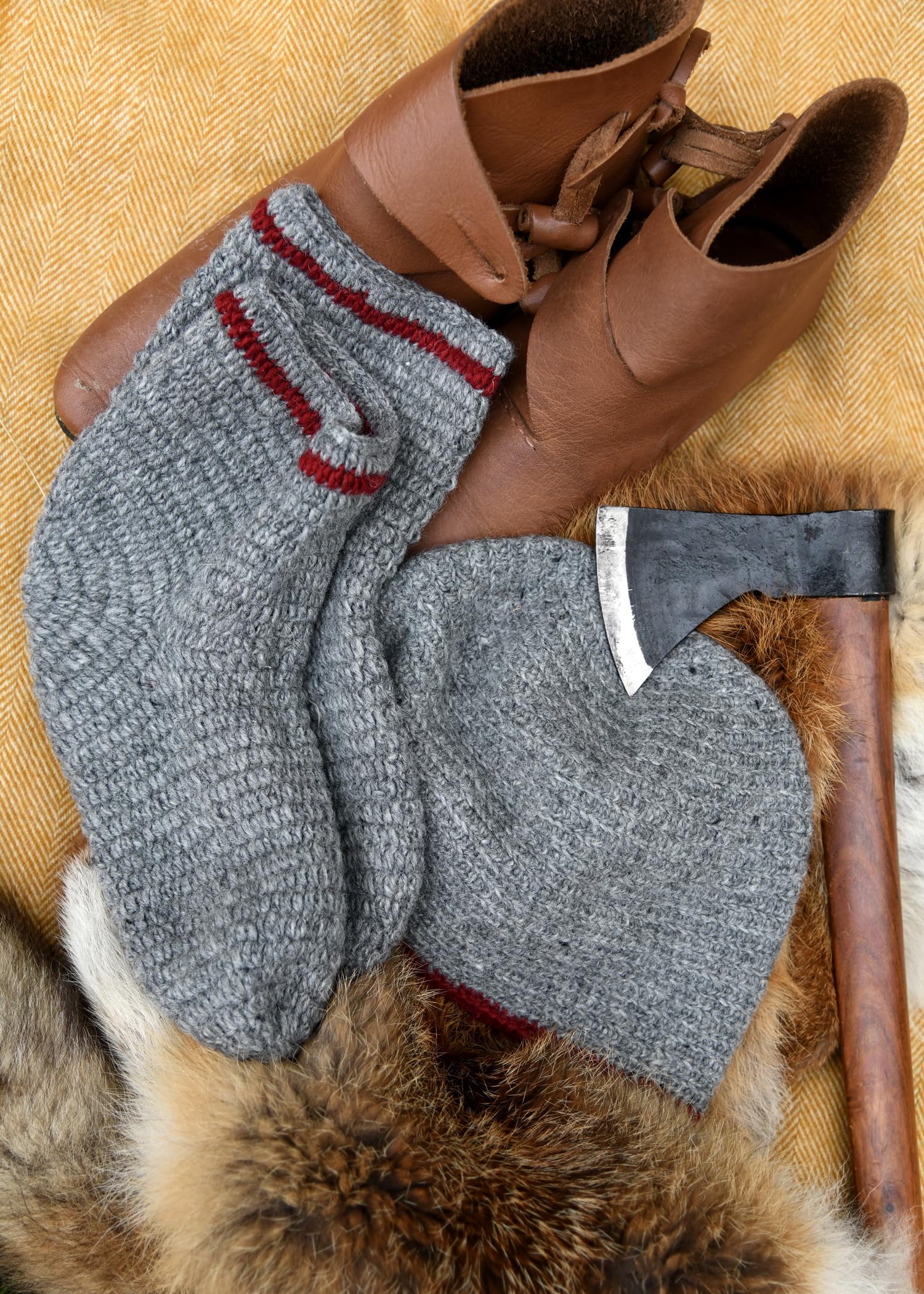 Ulfberth Gehäkelte Wollsocken, Wikinger Socken | Mittelalterliche Fußwärmer, für den Altag, Reenactment, LARP, Historische Darstellungen & Fantasy Cosplay