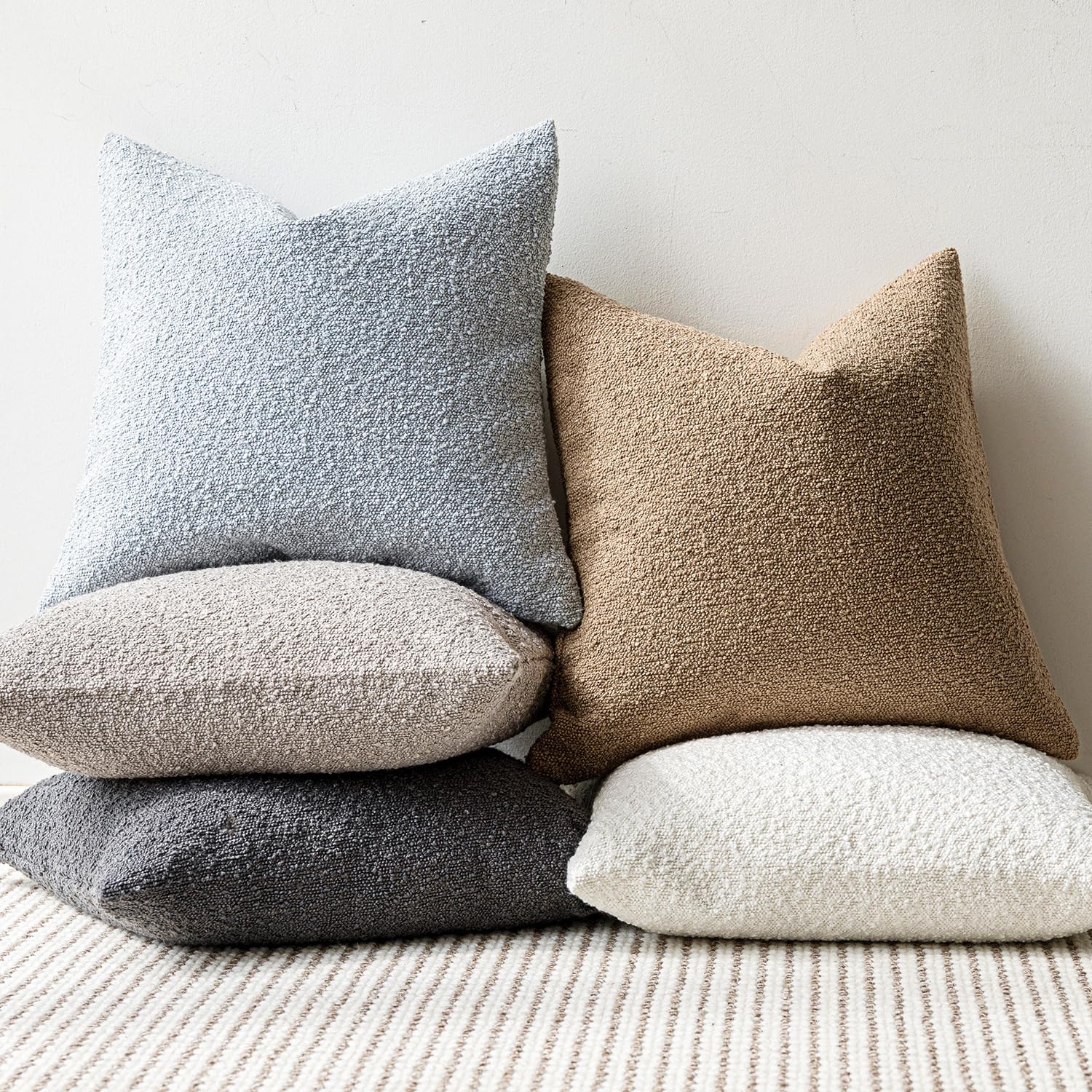 Foindtower Lot de 2 housses de coussin décoratives texturées en boucle, solides, douces et confortables pour canapé, chaise, canapé, chambre à coucher, salon, décoration d'intérieur, 61 x 61 cm, taupe