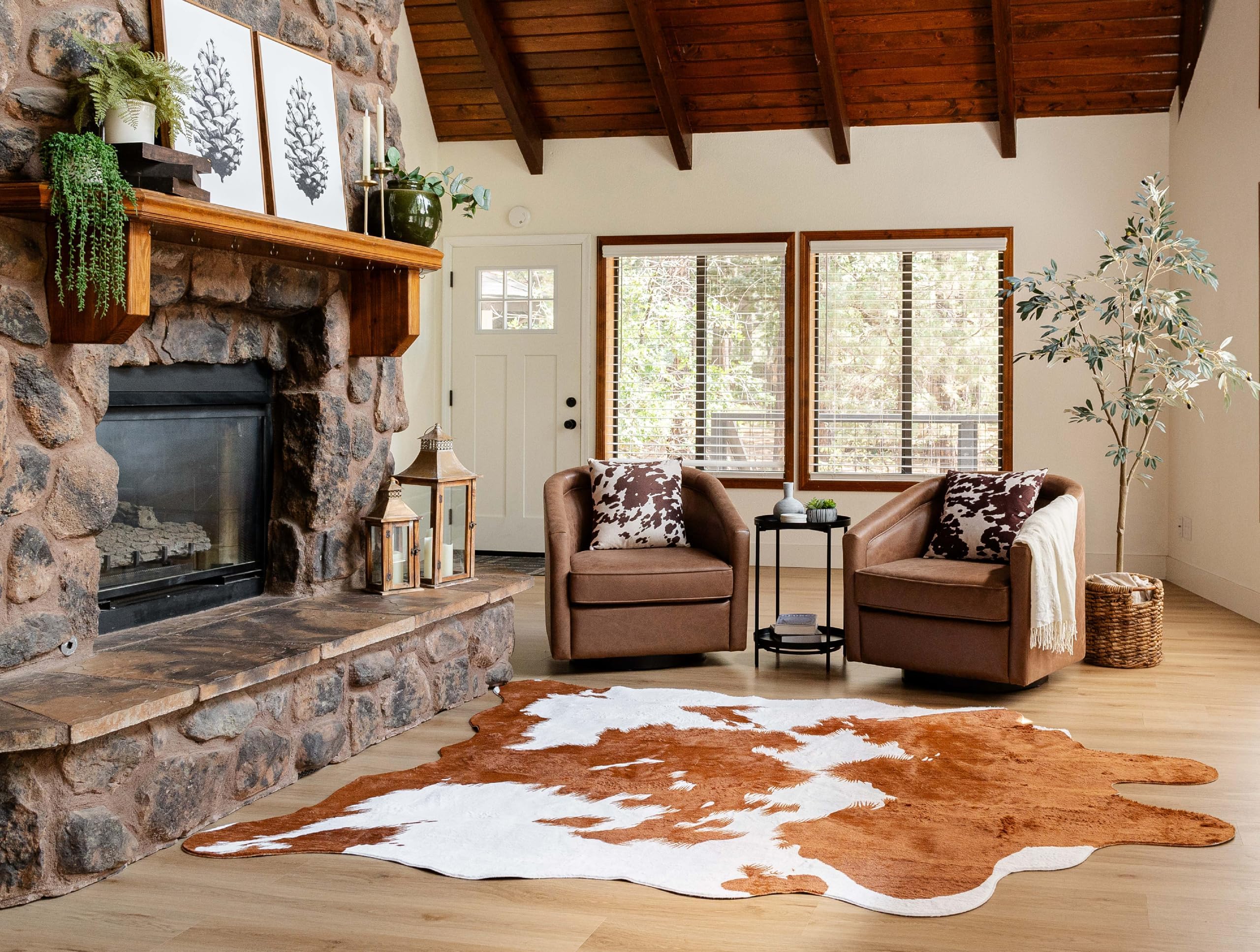 NativeSkins Faux Cowhide Rug Black and Light Gray (4.6ft x