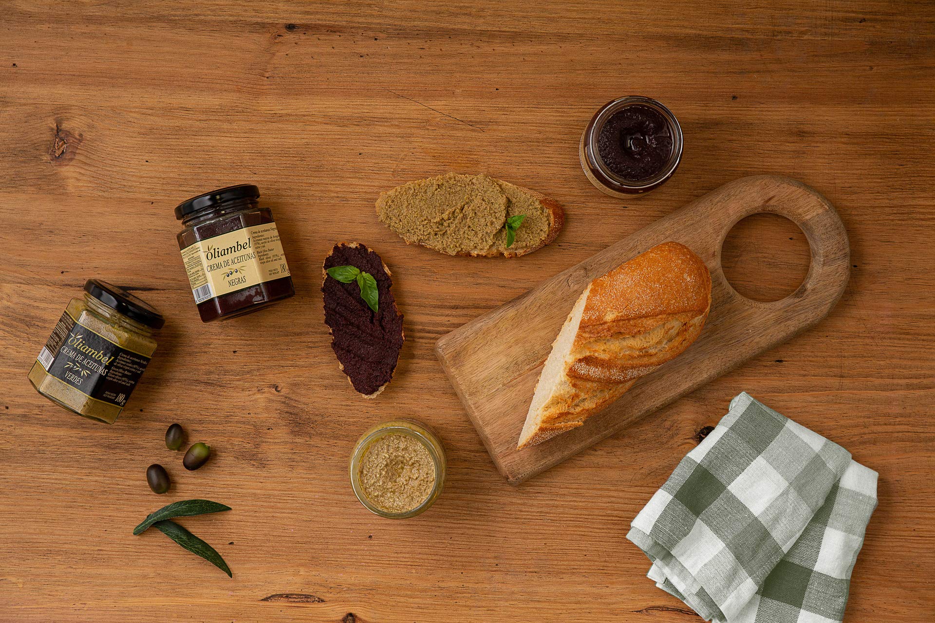 OLIAMBEL - Paté de Aceitunas Negras procedentes de la Sierra del Moncayo (Aragón) - Crema de Olivas Elaborada Artesanalmente Sin Aditivos - 200gr