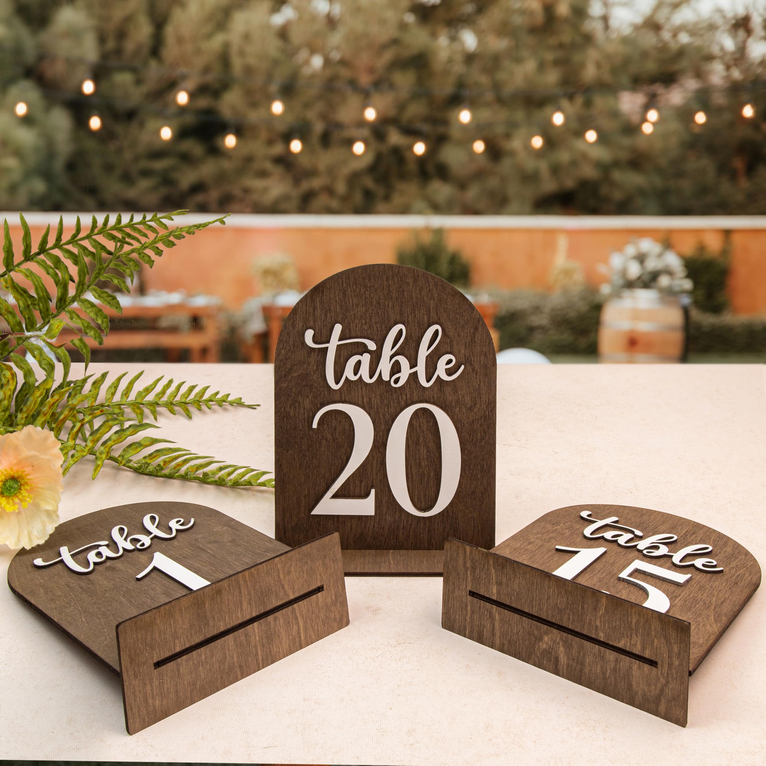 Woodamore Números de mesa de boda del 1 al 20, números de mesa de madera para recepción de boda del 1 al 20, letreros de números de mesa de restaurante con soportes de números de mesa, marcadores de