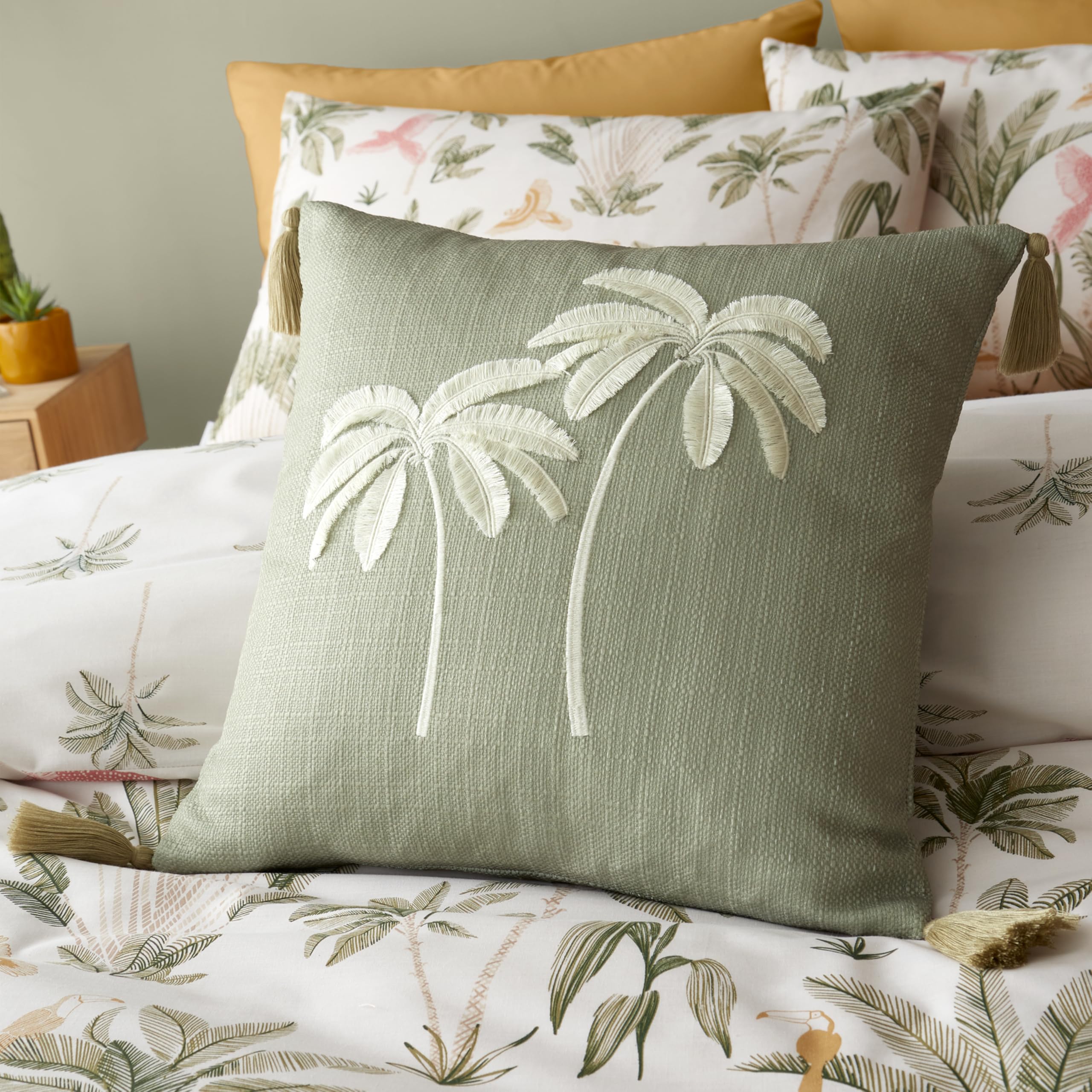Catherine Lansfield Green 'Paradiso Tufted Palm' Cushion In | Size: 45Cm X 45Cm