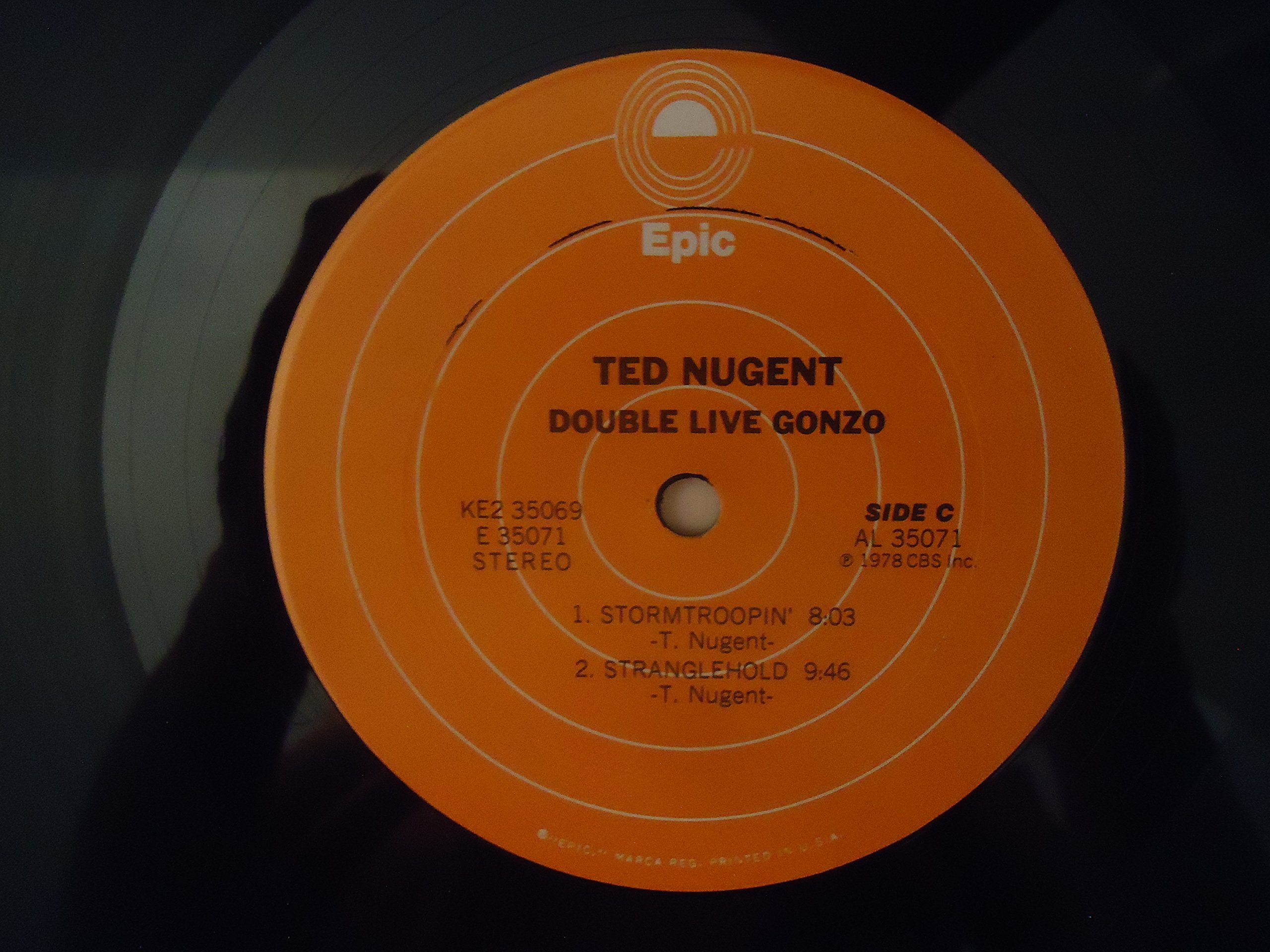 Ted Nugent di Double Live Gonzo. Etichetta: Epic ke2 35069, Epic 35069 formato: 2 – Vinile, LP, Album Country: US Released: 1978 Genre: Rock Style: Hard Rock – VG + +/NM