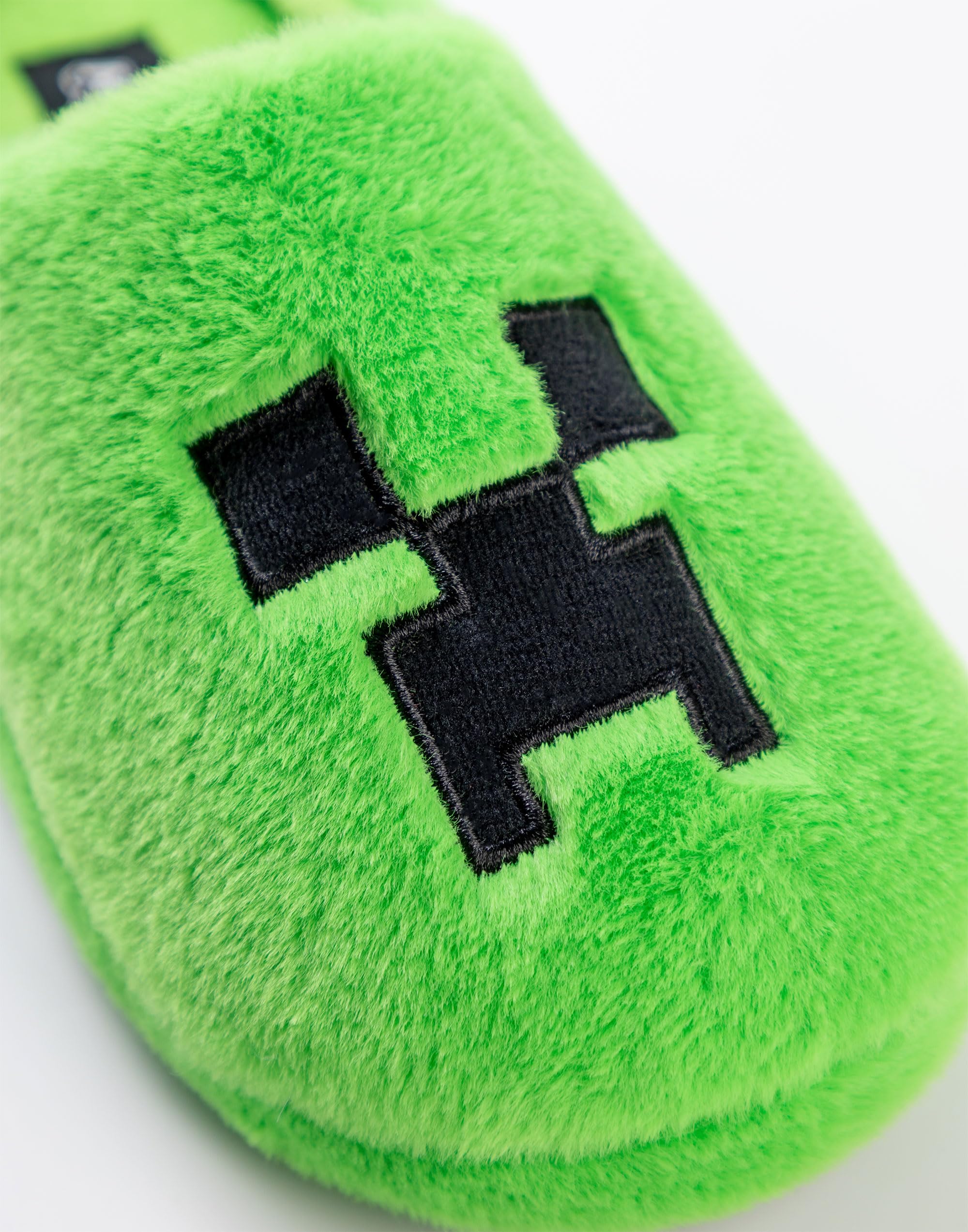 Minecraft Pantuflas Creeper Green Mule | Calzado de interior de forro polar para niño | Acabado suave y peludo | Pantuflas para videojuegos | Mercancía