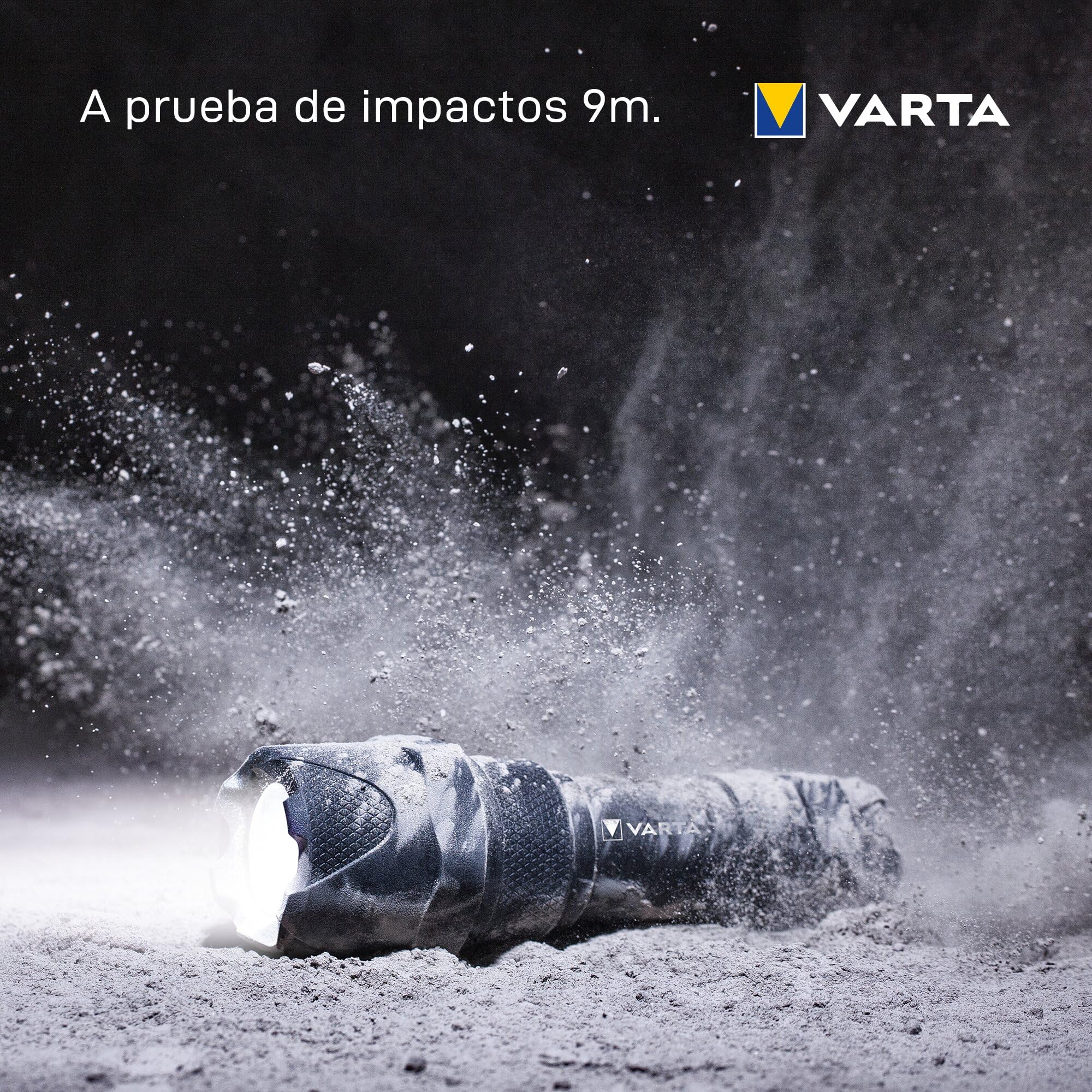 VARTA Indestructible F10 Pro 3,5 Vatios LED Linterna/Linterna de trabajo, incluye 3 pilas AAA de larga duración, resistente al agua y al polvo, absorbe impactos, carcasa de aluminio anodizado, negro