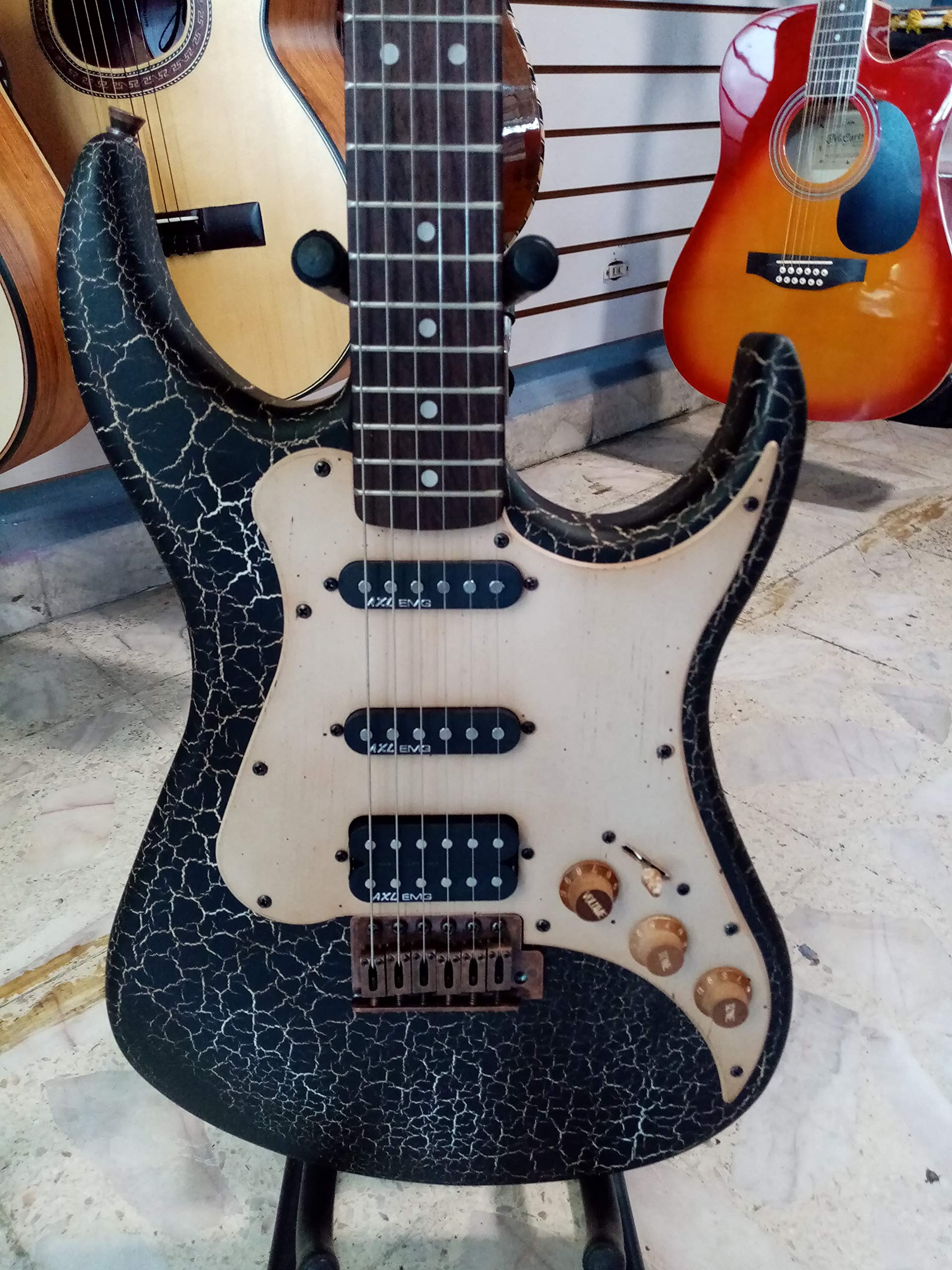 AXL Badwater Guitarra elétrica SRO, preto craquelado : Amazon.com