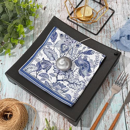 Miniatura 3 de AnyDesign Paquete de 80 servilletas de papel florales azules desechables con flores azules y blancas de 6.5 x 6.5 pulgadas, servilletas de mano