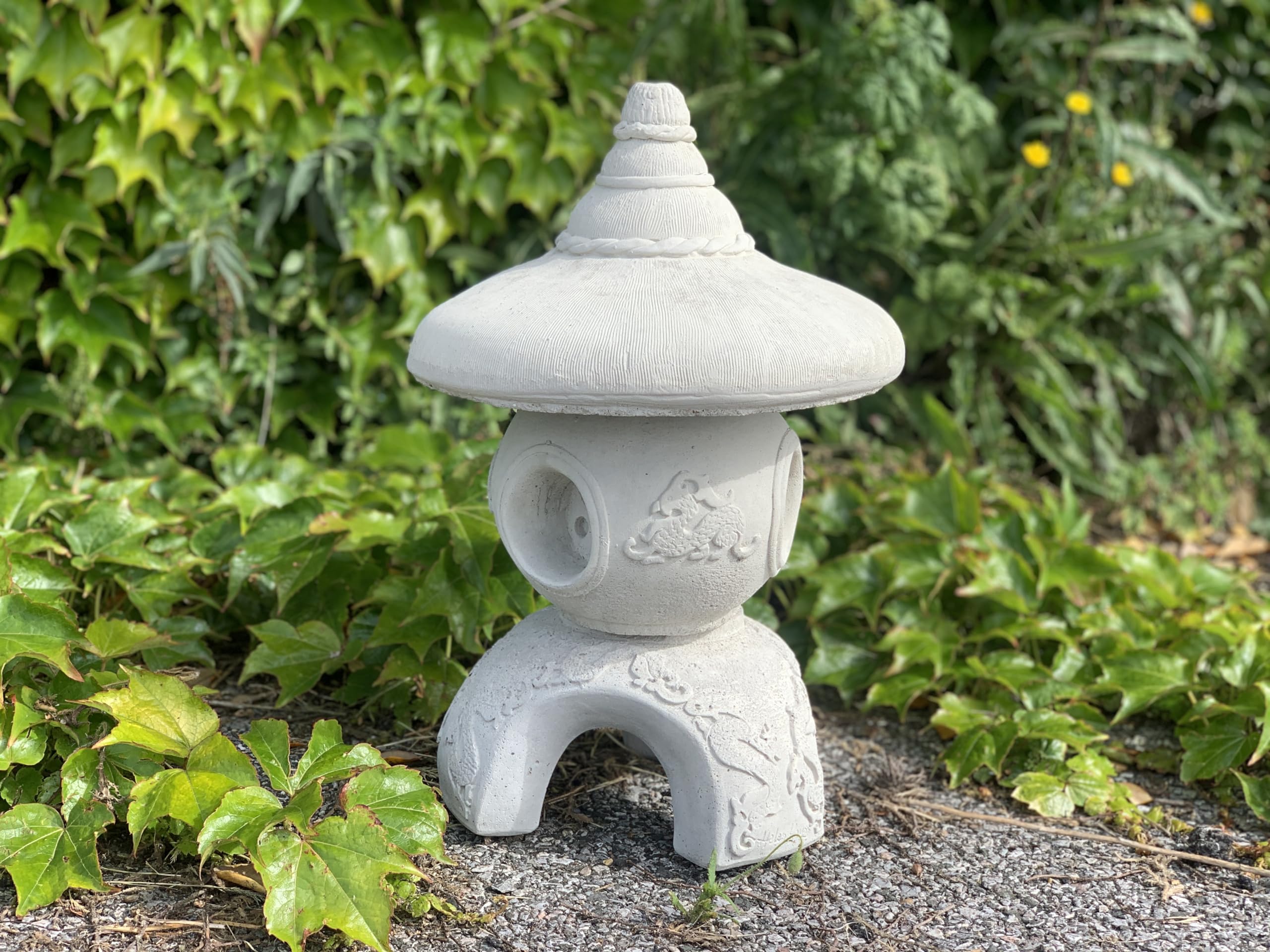 Oloma Design Stone pagoda figurine Concrete japanese sculpture Outdoor lantern statue Cement chinese decor Zen garden Front door decoration Lawn ornament Handmade statue Asian sculpture