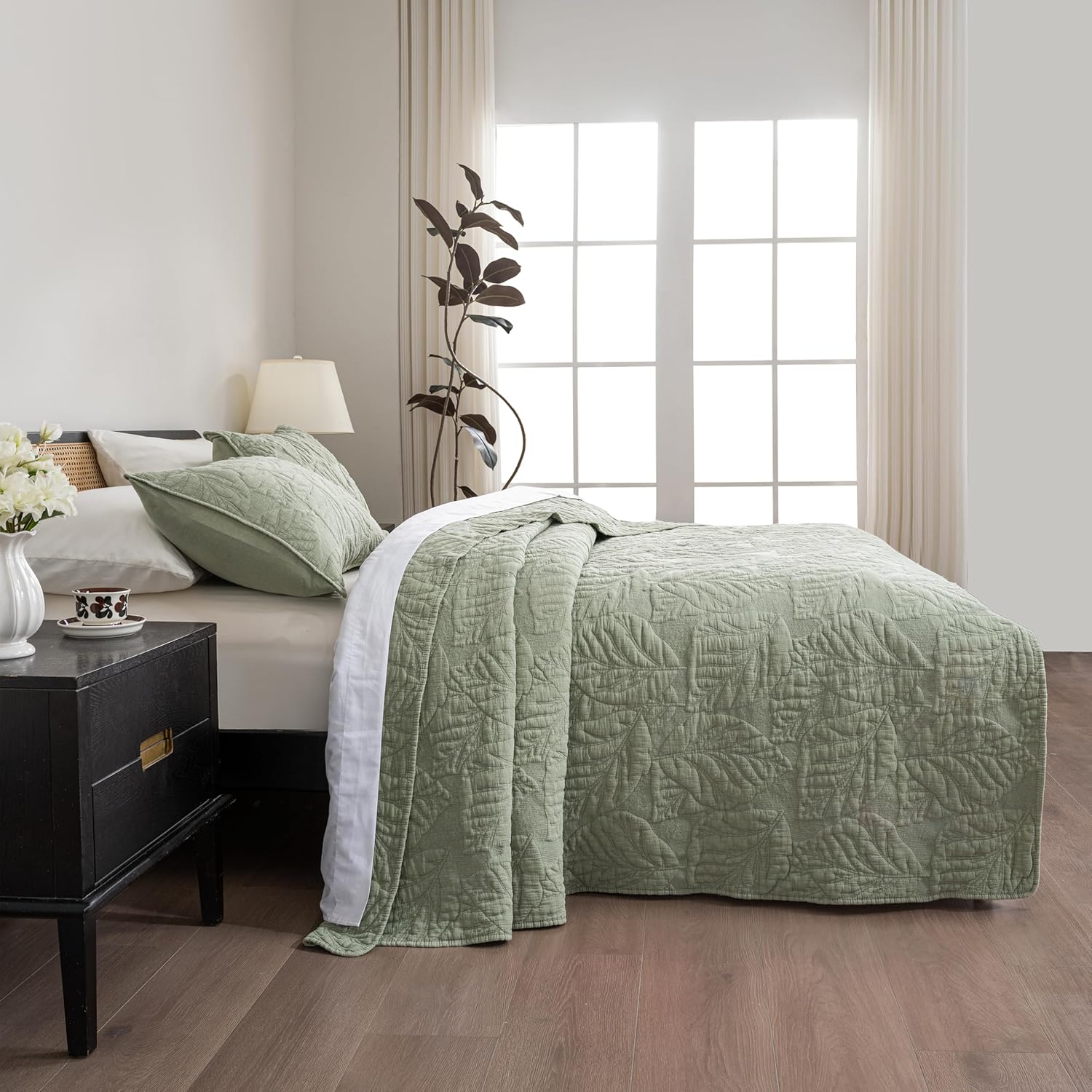 TEXTURE & LOOMS Cotton Quilt Queen Size Green Bedding Set, Water-Washed 3-Piece Cozy Lightweight Stitching Decorative Bedding Cover Coverlet Set with 2 Shams in Leaf Pattern for All Season