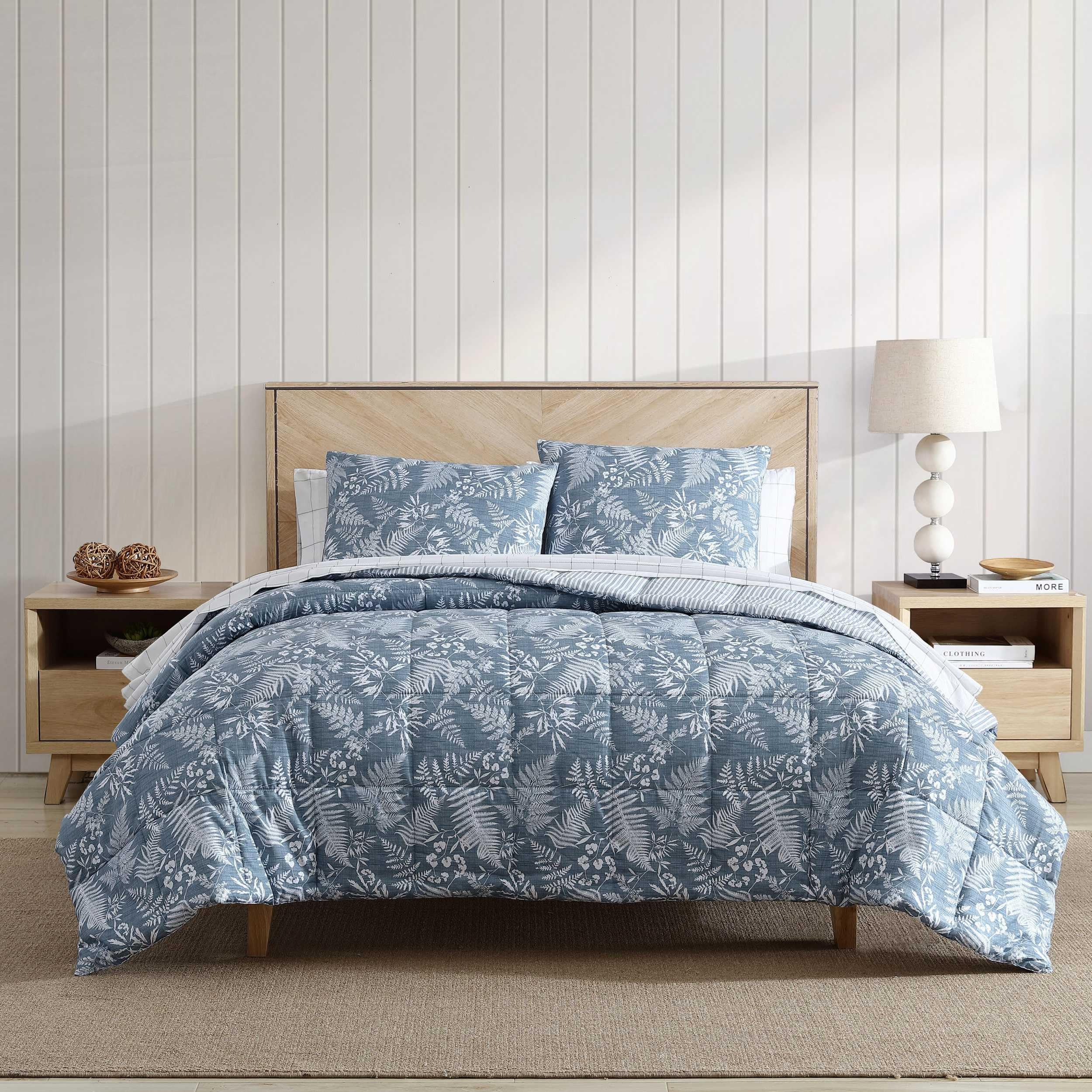 Eddie Bauer - Queen Comforter Set, Soft Reversible Bedding with Matching Shams, Wildflower Inspired Luxurious Bedding Set with Stripe Reverse (Fern Garden Blue, Queen)