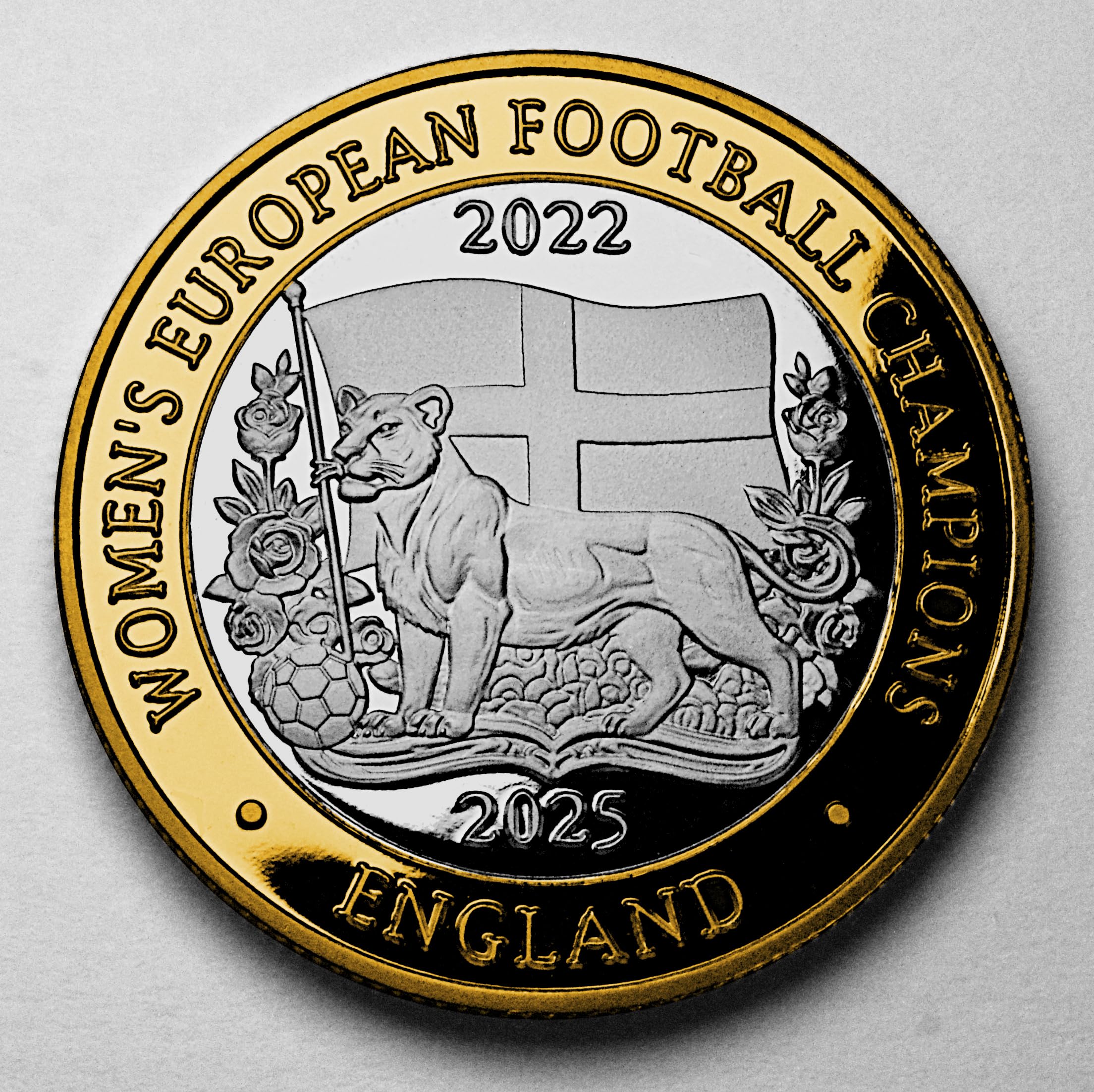 The Commemorative Coin Company Women's Silver & Gold England Football Silver & 24Ct Gold Dual Metal Commemorative. 2022 2025. Lioness/Lionesses European Champions