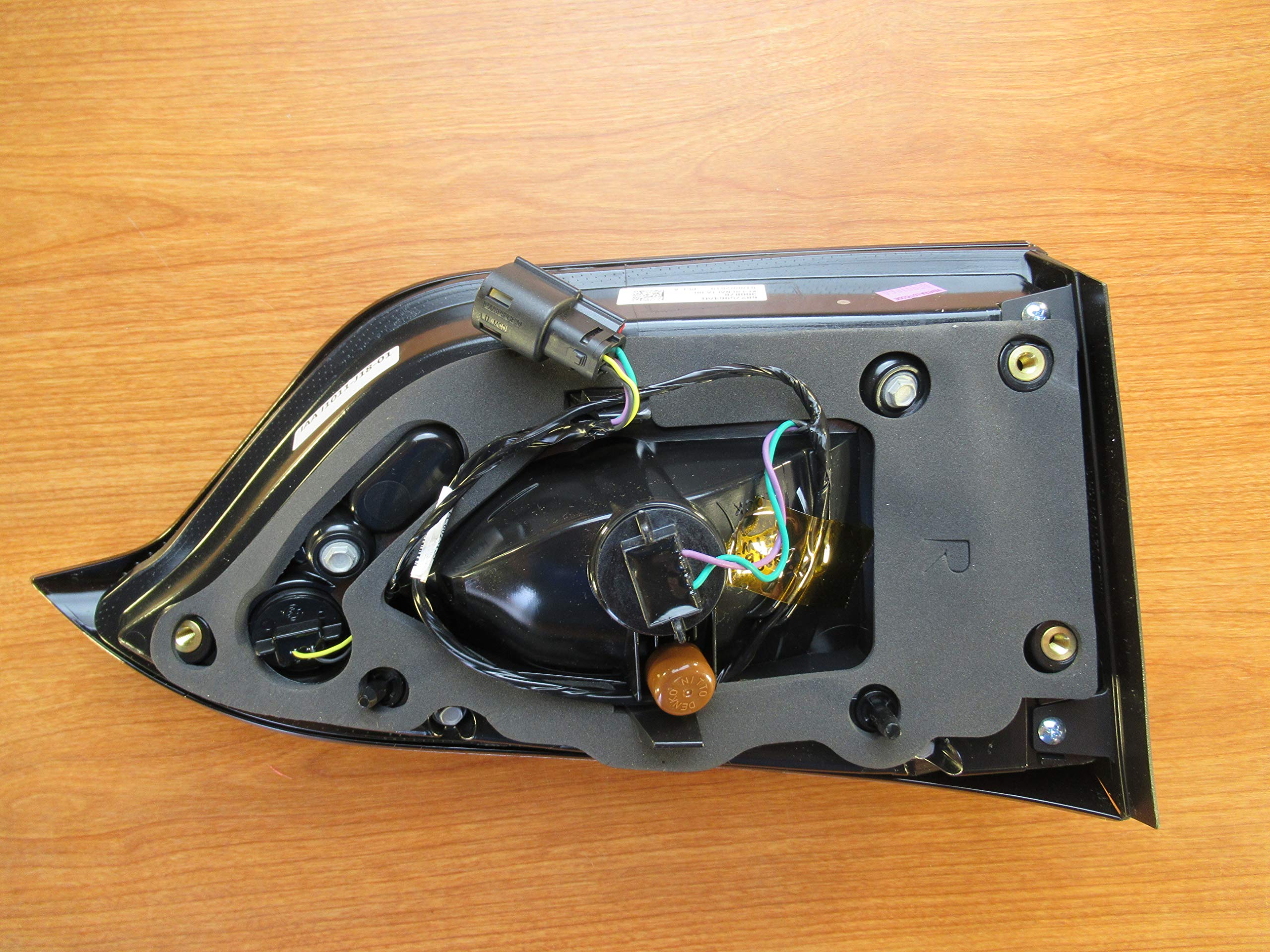Amazon.com: Mopar 68275964AG LAMP LIFTGATE : Automotive