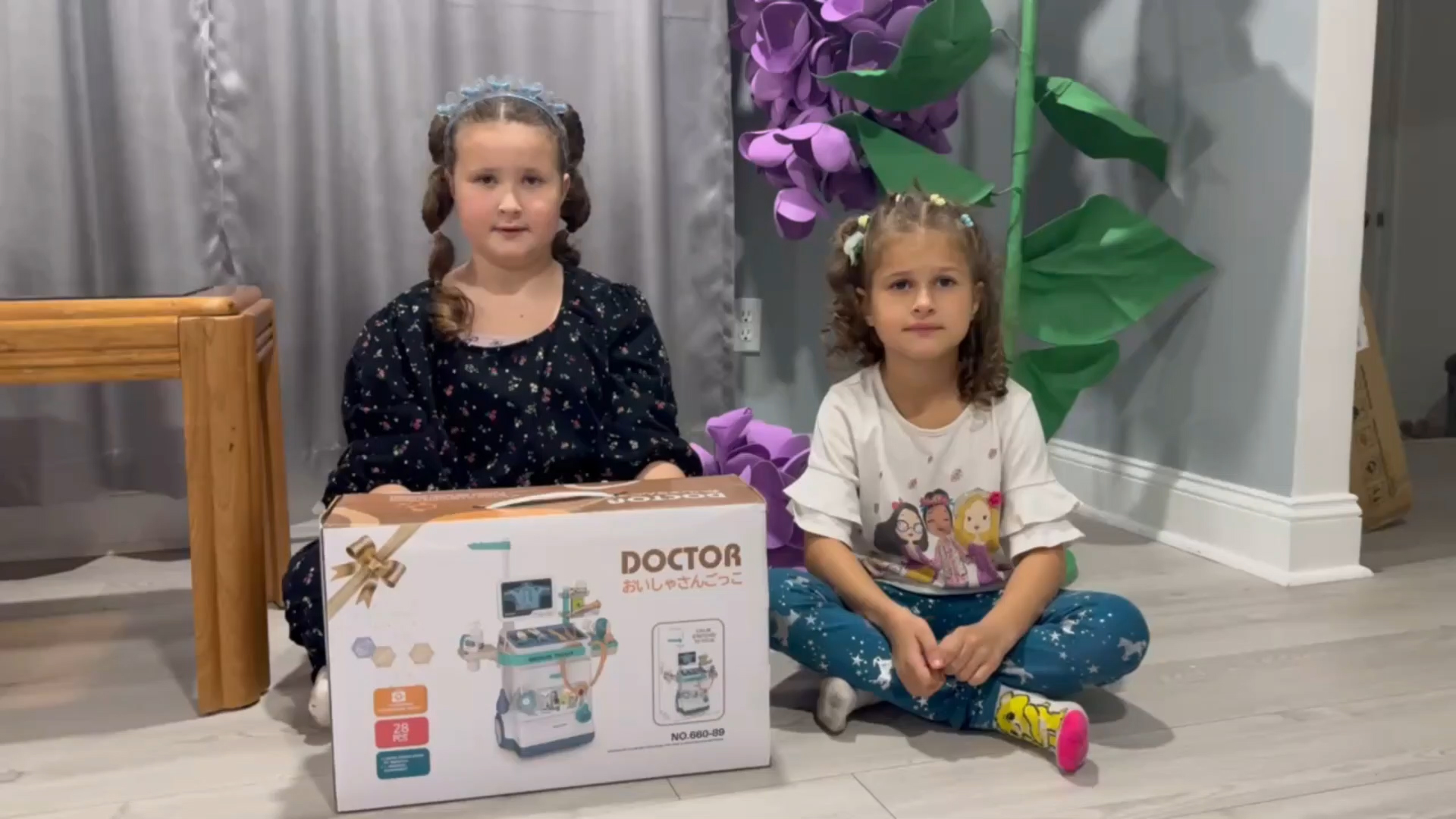 Kit de simulation de docteur pour enfants, 28 pièces Kit médical avec chariot roulant, blouse de médecin, kit de docteur pour enfants pour garçons et filles à partir de 3 ans pour Noël, anniversaires