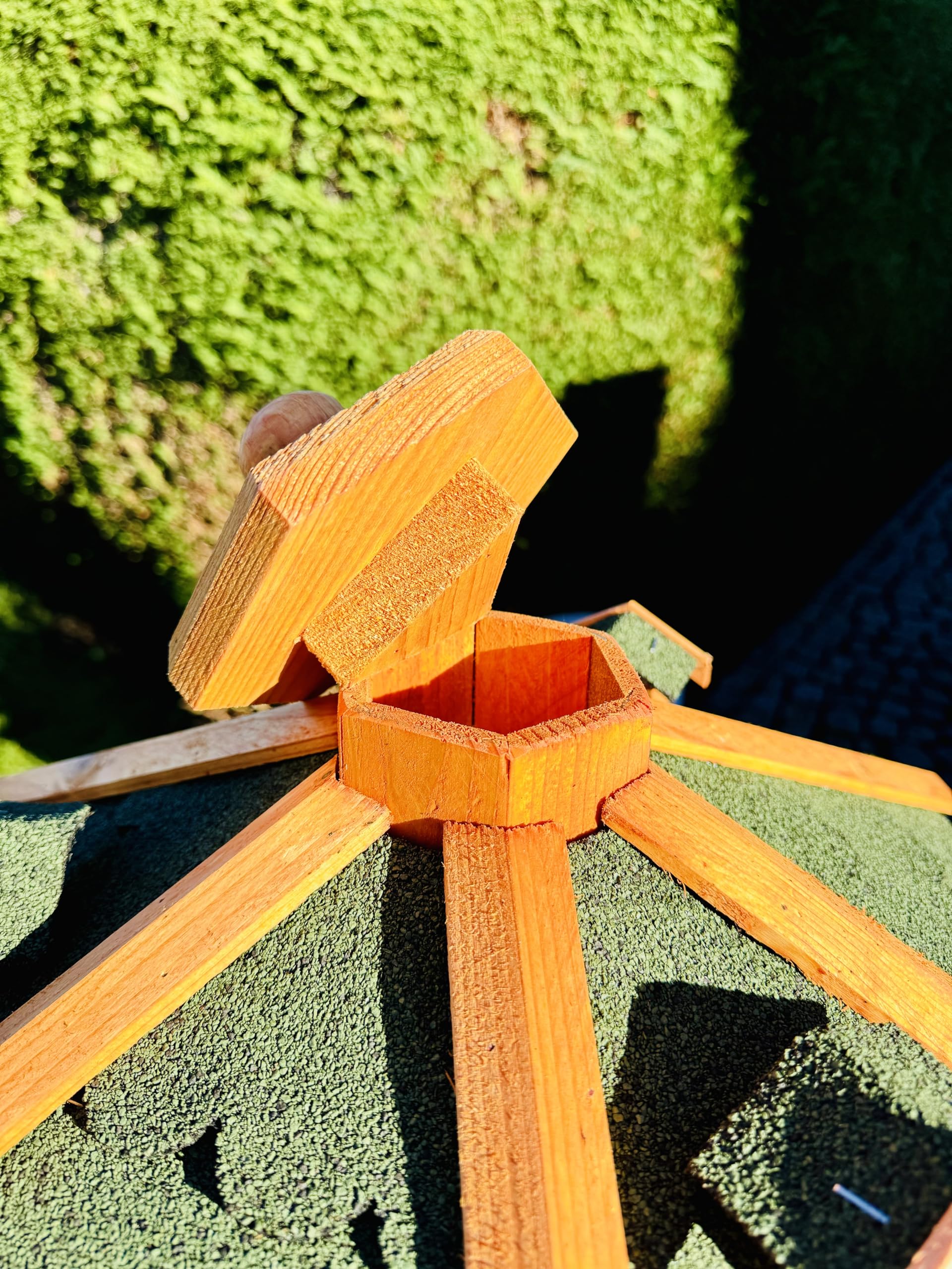 Nichoir hexagonal fait à la main en bois résistant aux intempéries M à XXL avec et sans support I Mangeoire I Mangeoire I Mangeoire I Résistant aux intempéries I Toit en bitum (Taille XL avec