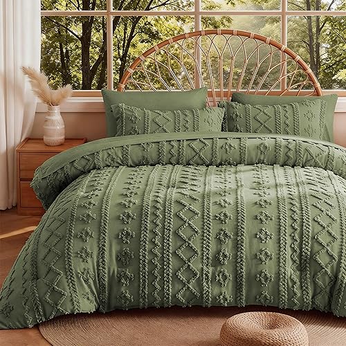 MR&HM Olive Green Boho Comforter Set Queen, Tufted Boho Bedding Set, Farmhouse Shabby Chic Bed in a Bag with 1 Comforter, 2 Pillow Shams, 2 Pillowcases, 1 Flat Sheet, 1 Fitted Sheet for All Seasons