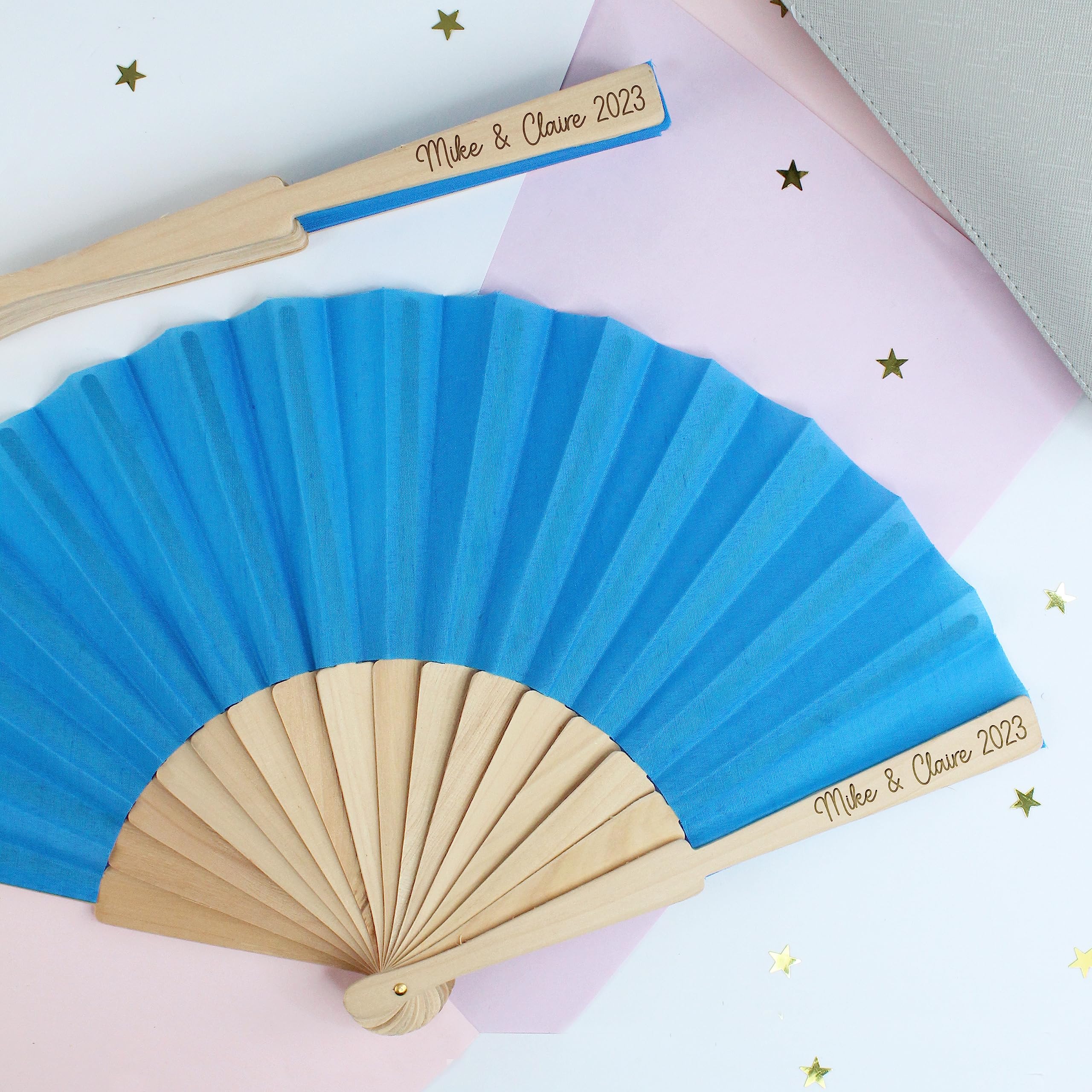 eBuyGB Personalised Wooden Hand Fan with Custom Text, Blue Folding Handheld Fan, Hen Do Abroad, Bridal Party Favours, Girls Weekend, Pool Party, Destination Wedding Favours (Pack of 15)