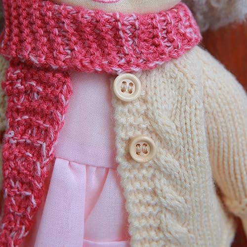 Miniatura 9 de BlissfulPixie Muñeca Waldorf hecha a mano, Abigail de 12 pulgadas, muñeca de trapo suave con bonito peluche, ideal para la primera muñeca de Navidad