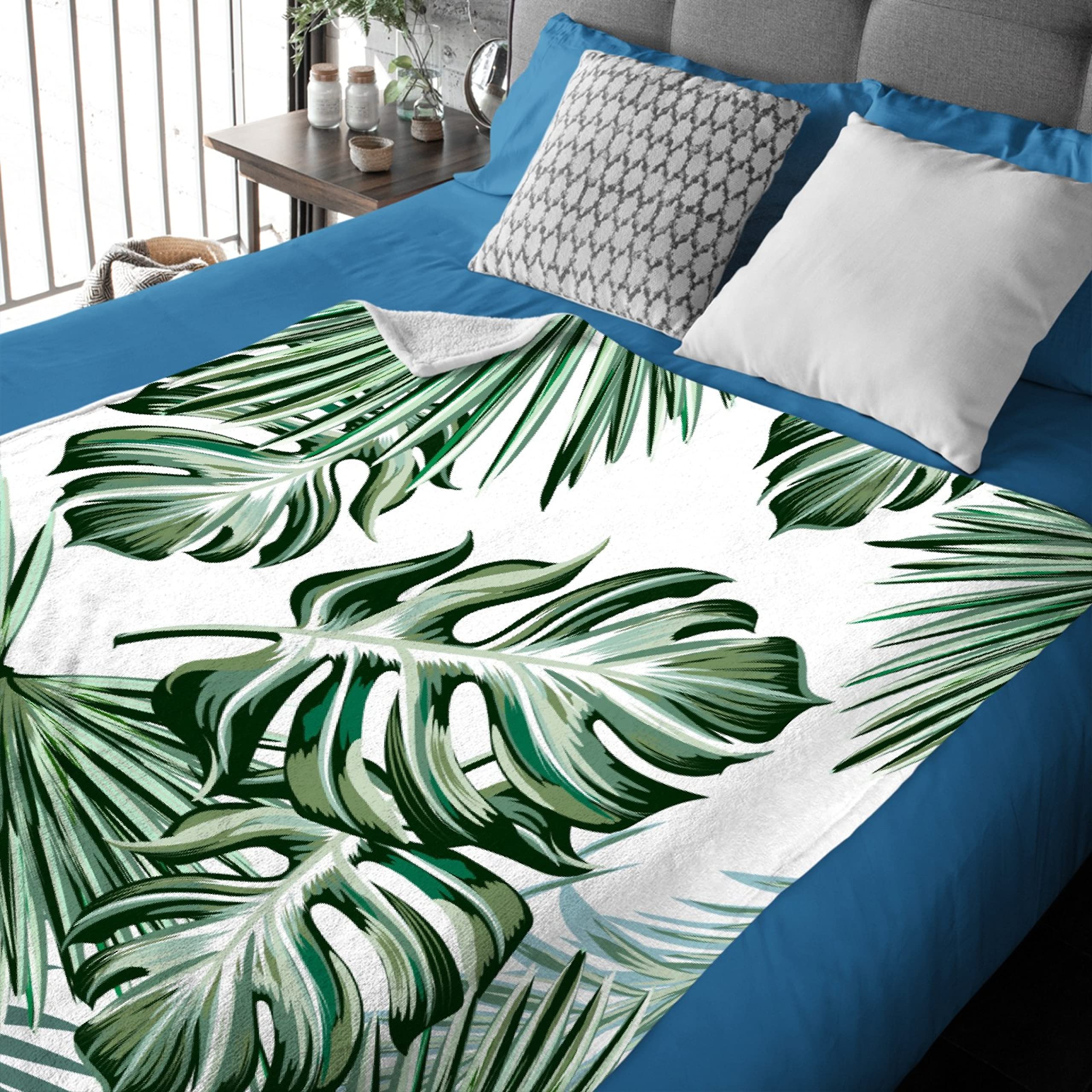Amazon.com: Softerhug Blanket Monstera Deliciosa Palms Tropical Plants Soft  Cozy Throw Lightweight Microplush Blankets for Couch Bed Sofa All Season  Warm-50"x40" Small for Kids : Home & Kitchen